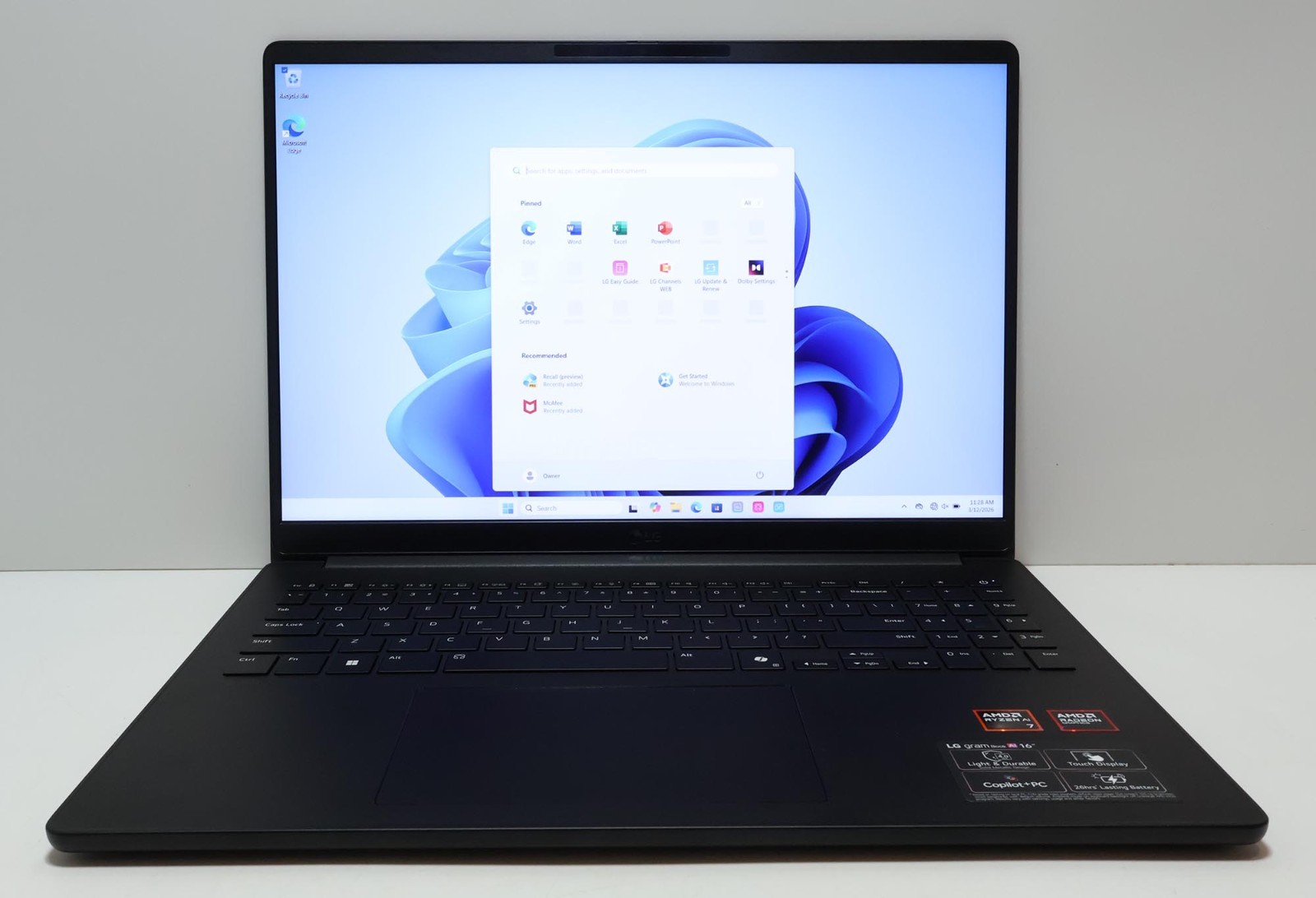 LG gram Book AMD Ryzen AI 7 445 16GB 1TB 16″ Copilot+ PC 16U55U-H.AU77U3