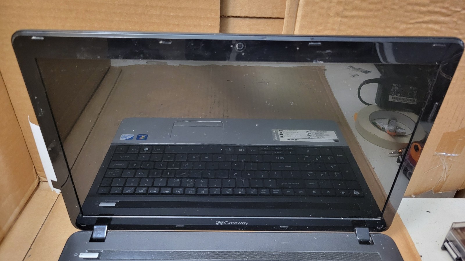 Gateway NE56R12U B950 2.1 Ghz Laptop — For Parts or Repair —