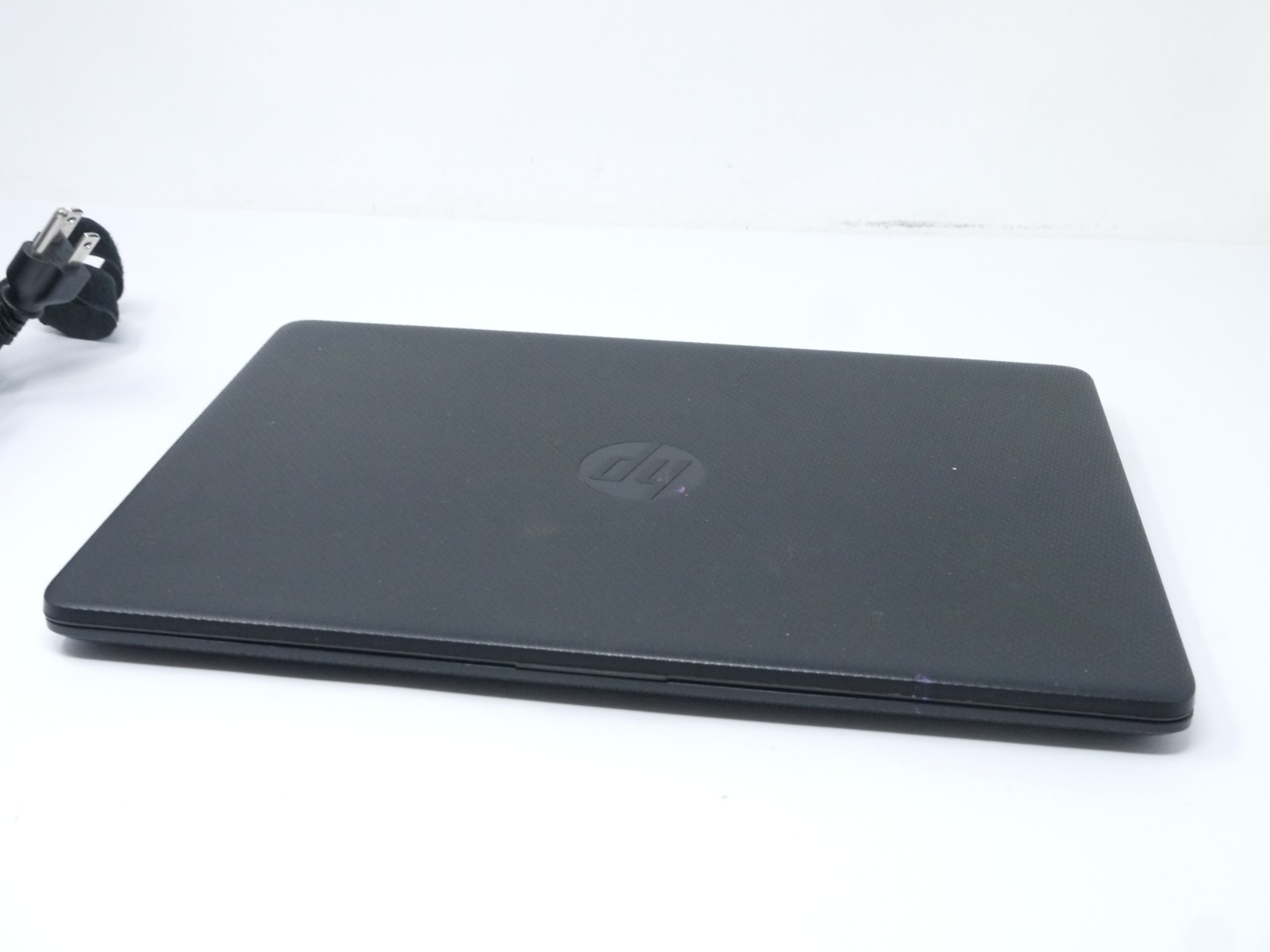 HP Laptop 14-FQ0013DX 14″ Laptop – AMD 3050U / 4GB / 128GB SSD / Win11 – Look