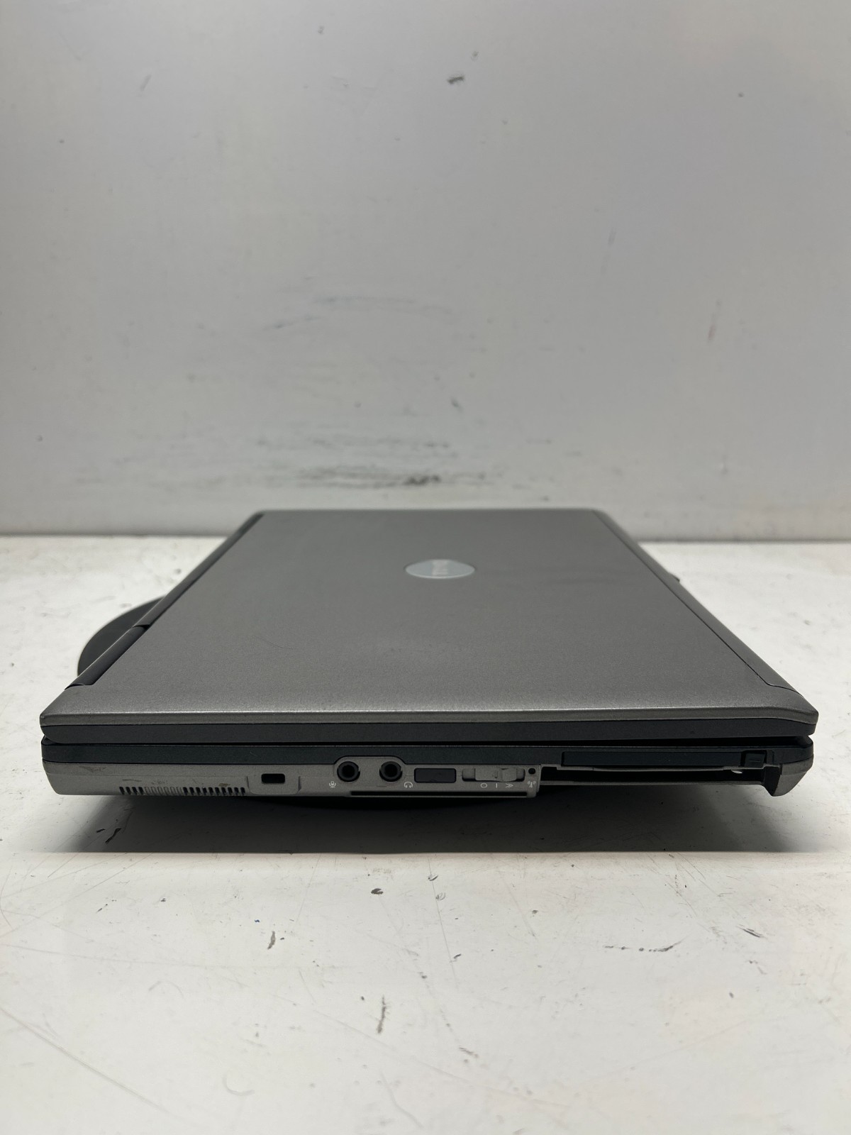 Dell Latitude D620 Intel Centrino Duo NO RAM/NO HDD/NO BAT – PARTS