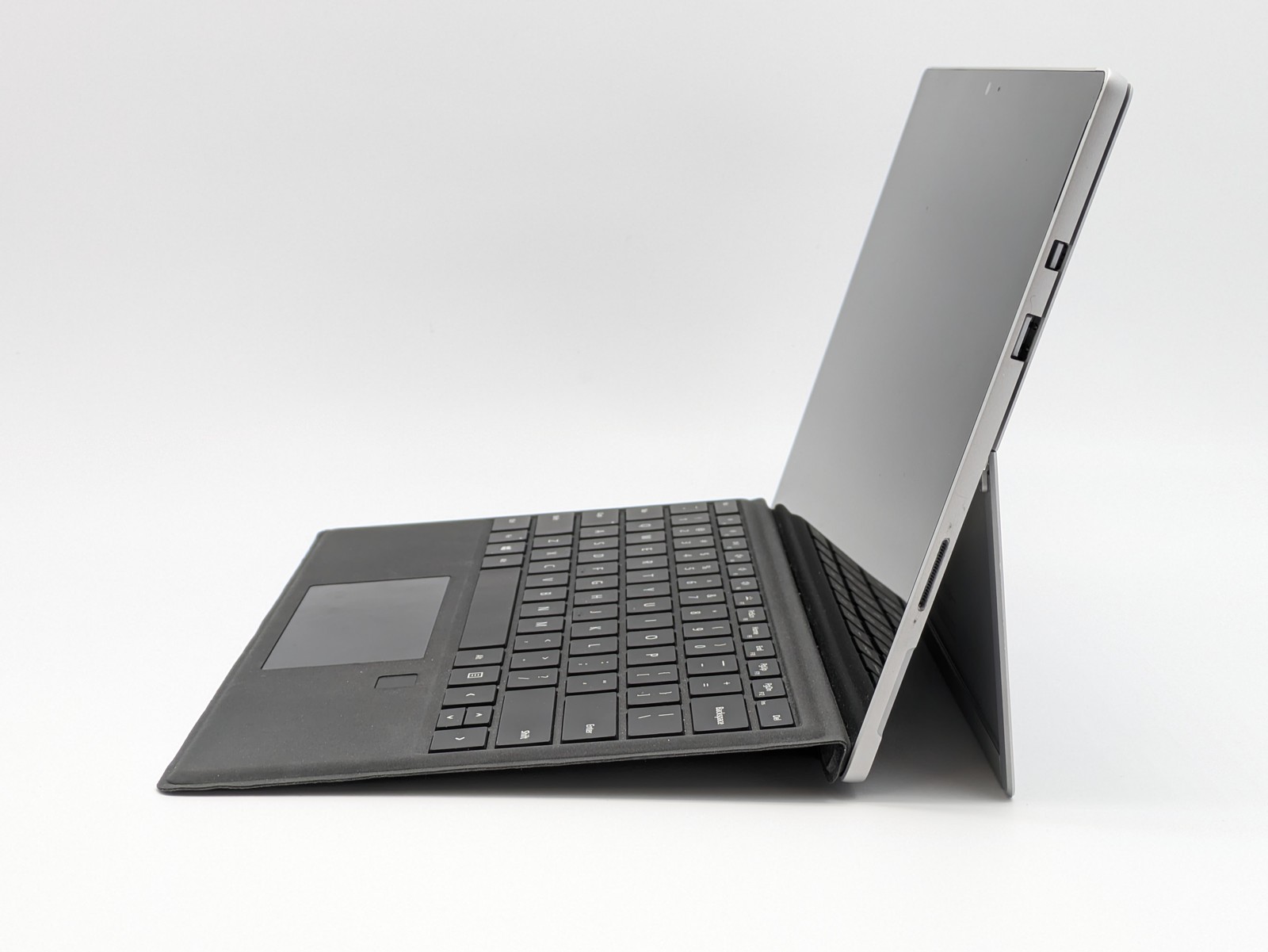 Microsoft Surface Pro 6 12.3″ i5-8250U 8GB DDR3 256GB SSD Windows 11 Home