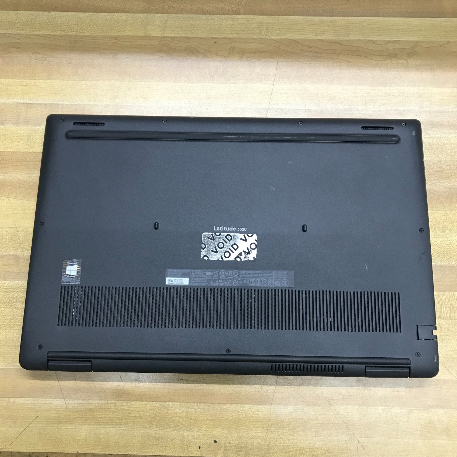 Dell Latitude 3520 15.6″ i5-1135G7 2.4GHz 16GB RAM 256GB SSD (Windows 11 Pro)