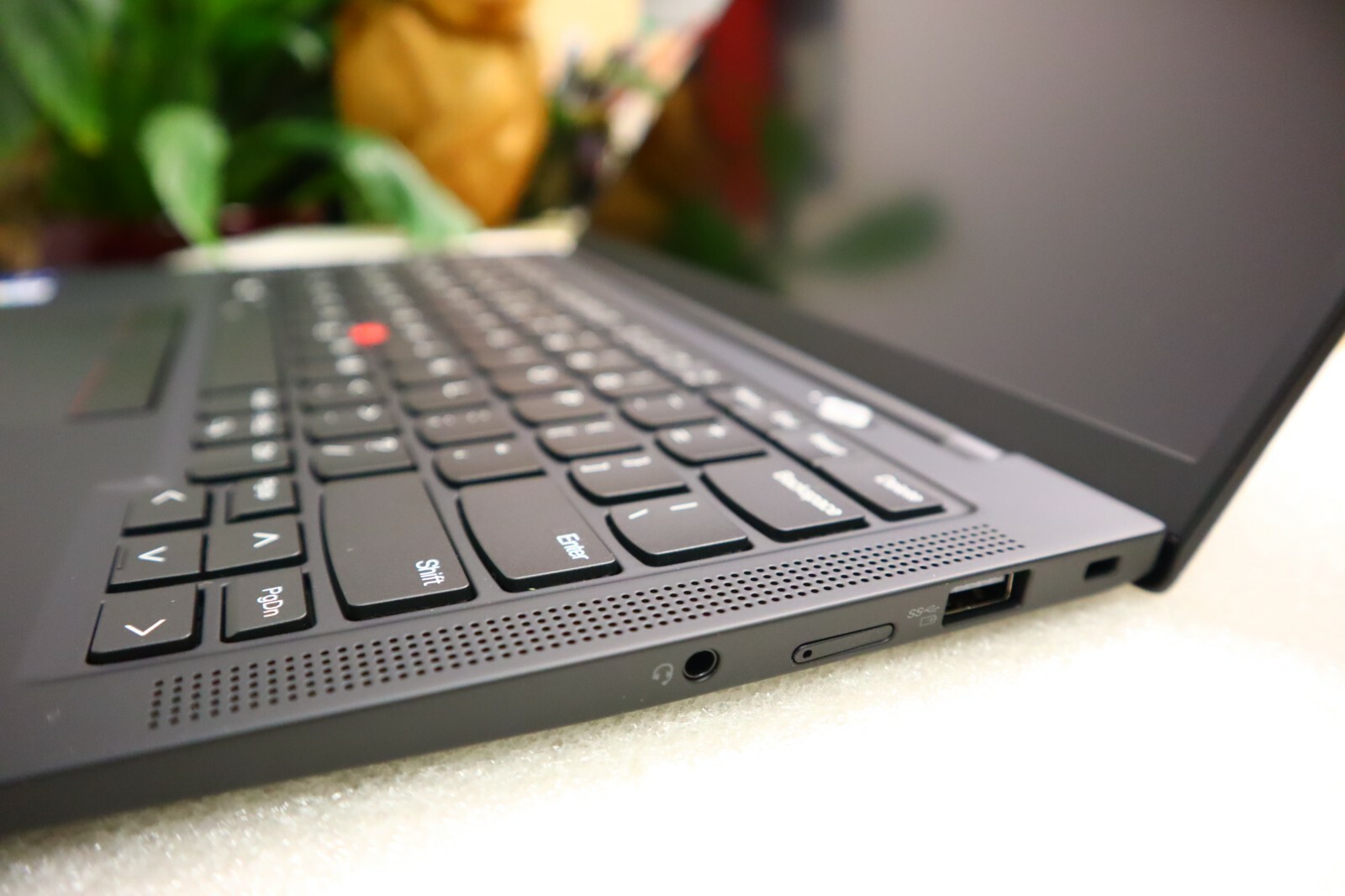 US English Lenovo Thinkpad X1 Carbon G9 5G WUXGA i5-1145G7 32GB 2TB Gar Laptop