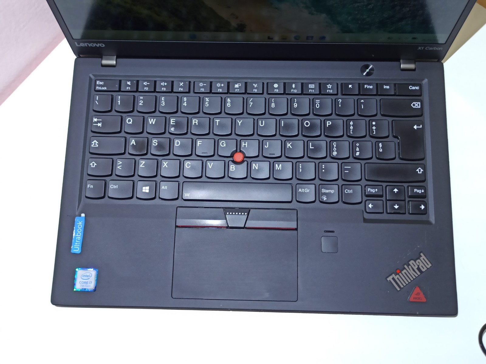 Lenovo Thinkpad X1 Carbon | Intel i7-7500 | 8GB RAM | 256GB M.2 SSD