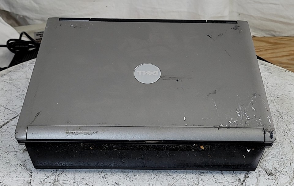 Dell Latitude D430 PP09S Laptop Core2 U7600 2GB 31GB SEE NOTES