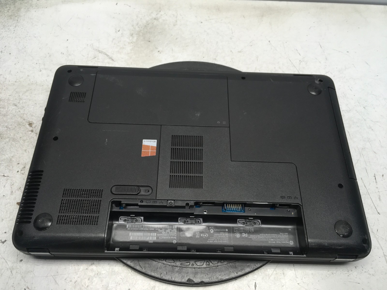 HP 2000-2B44DX AMD E-300 1300MHz 4 GB NO HDD