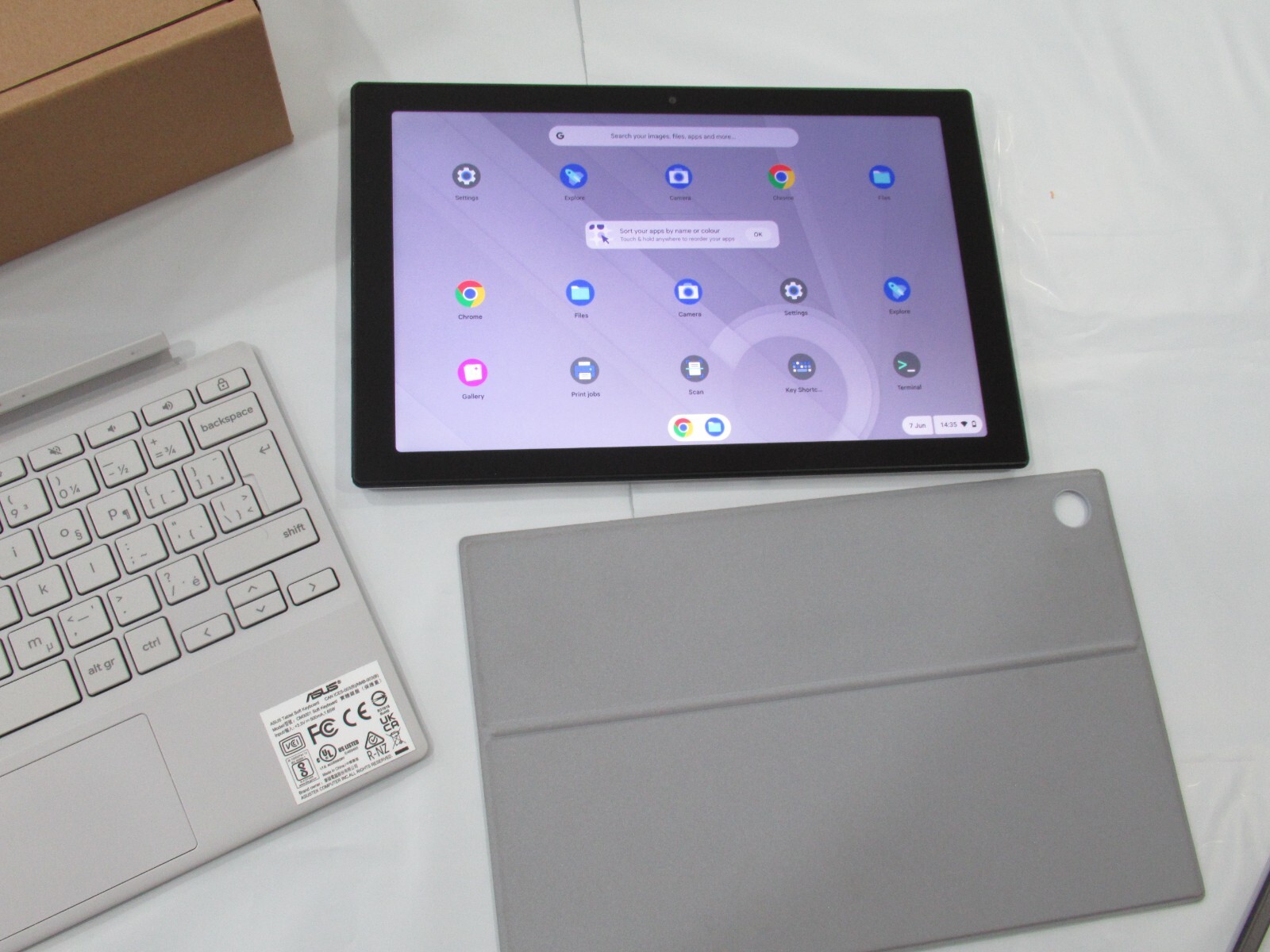 ASUS CM30 10.5″ Touchscreen Chromebook – Fog Silver/Aluminum 4GB RAM/128GB SSD/C