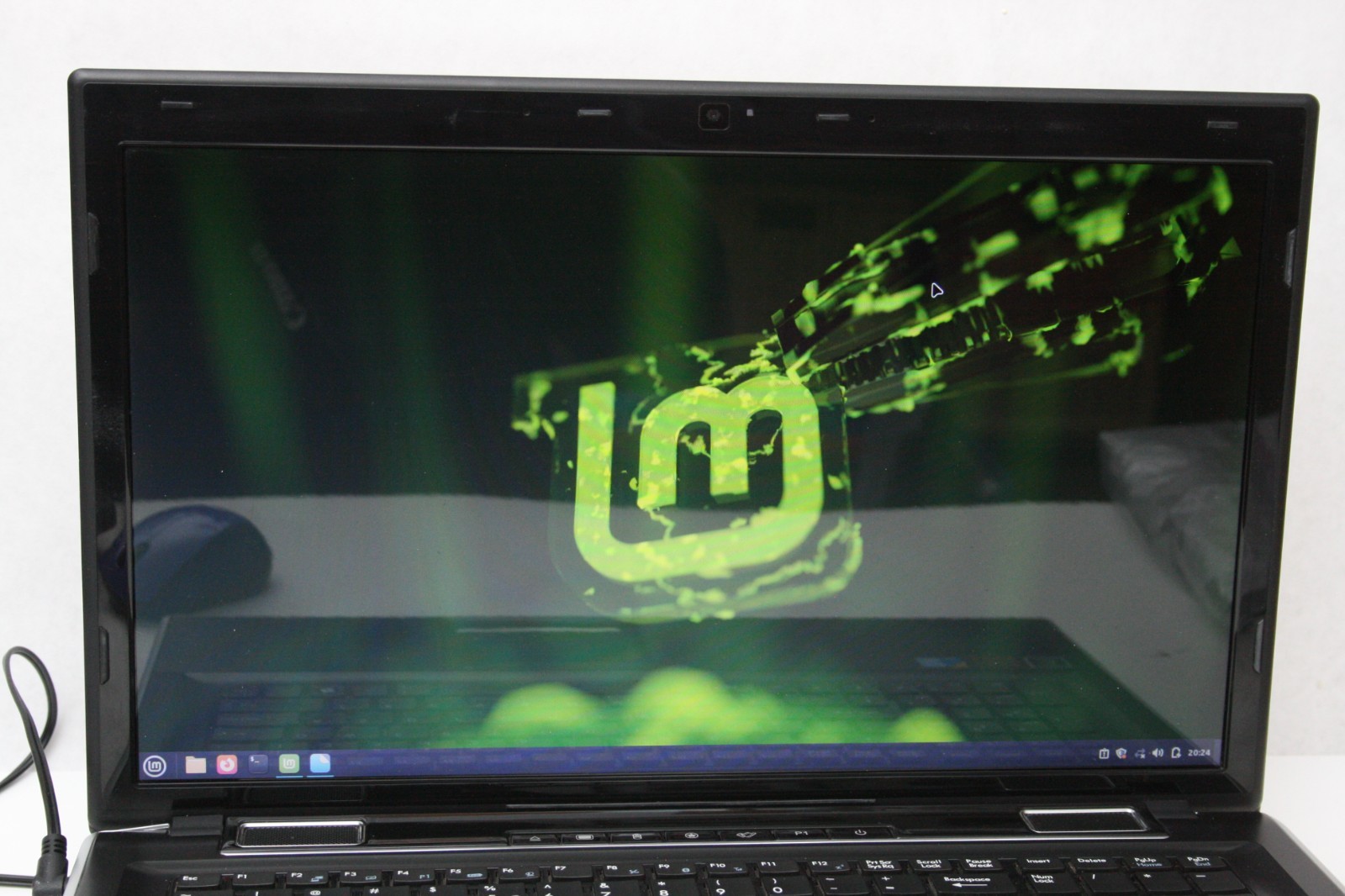 PlaidBook by DakTech FX720/720DX 17.4in iLaptop i7-2620M 8GB RAM 128GB SSD