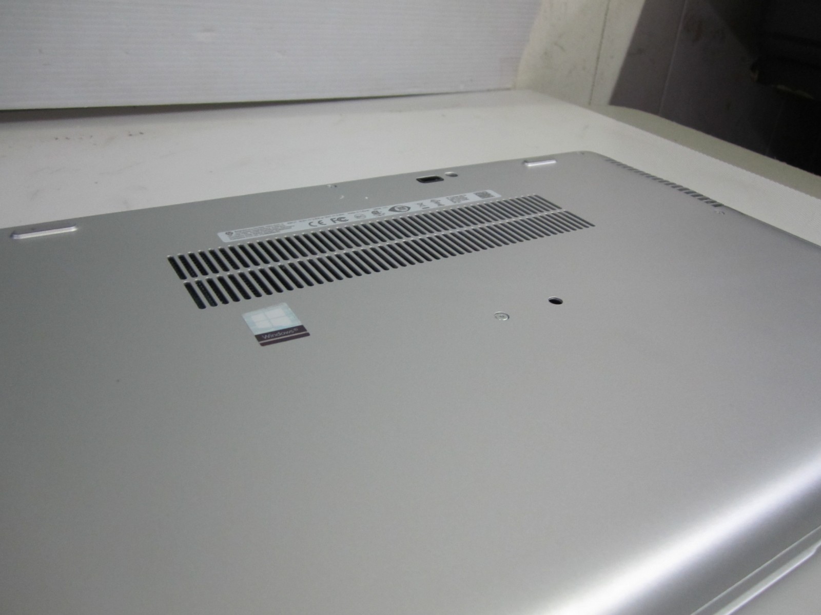 HP ProBook 650 G4 i5-8350U 1.7GHz 16GB/240GB m2SSD [NO OS] Laptop + AC READ