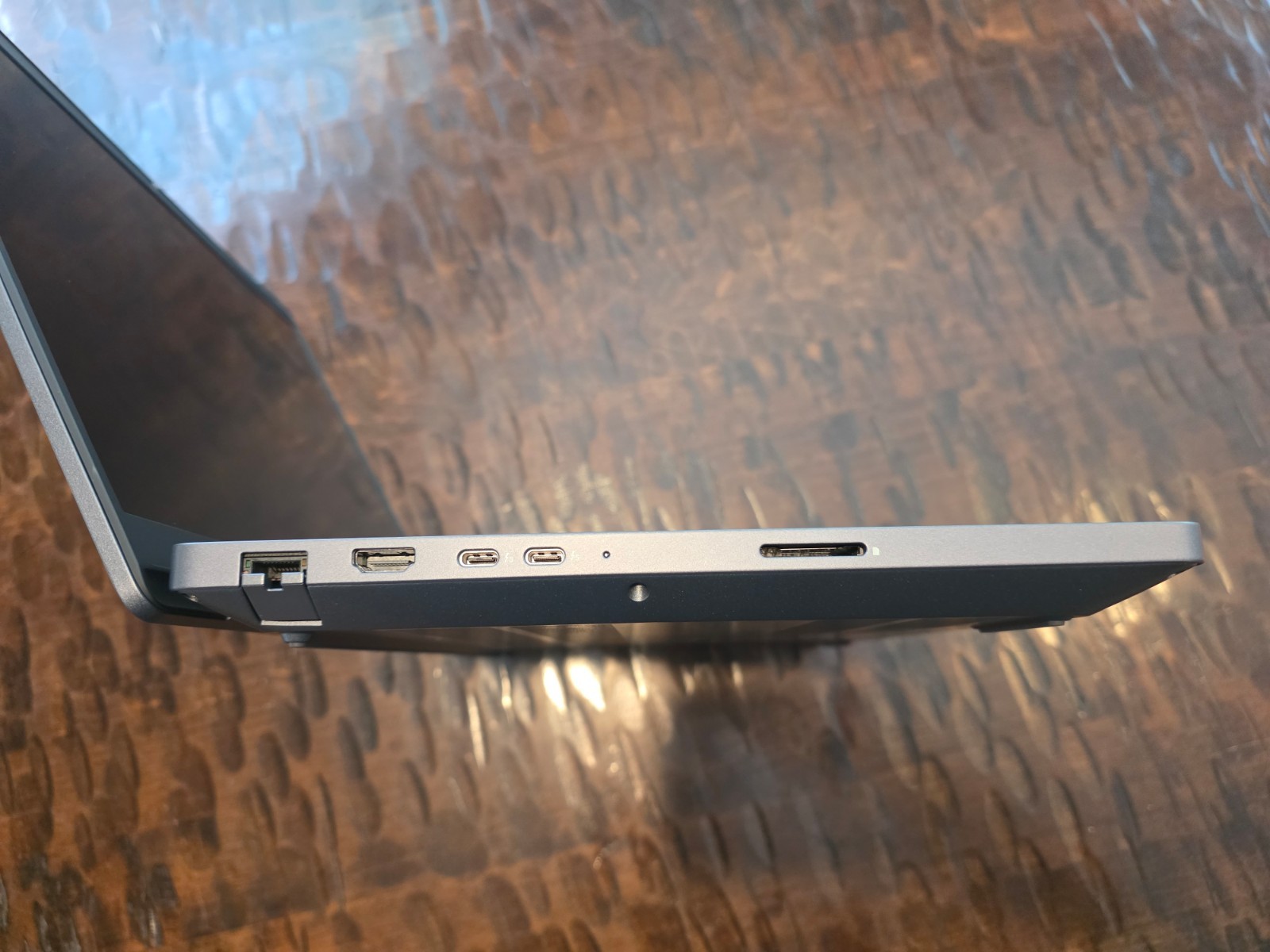 Dell Pro Max 16 Plus – 16″ FHD+, Ultra 9 285HX, RTX PRO 3000, 64GB RAM, 3Y WRNTY
