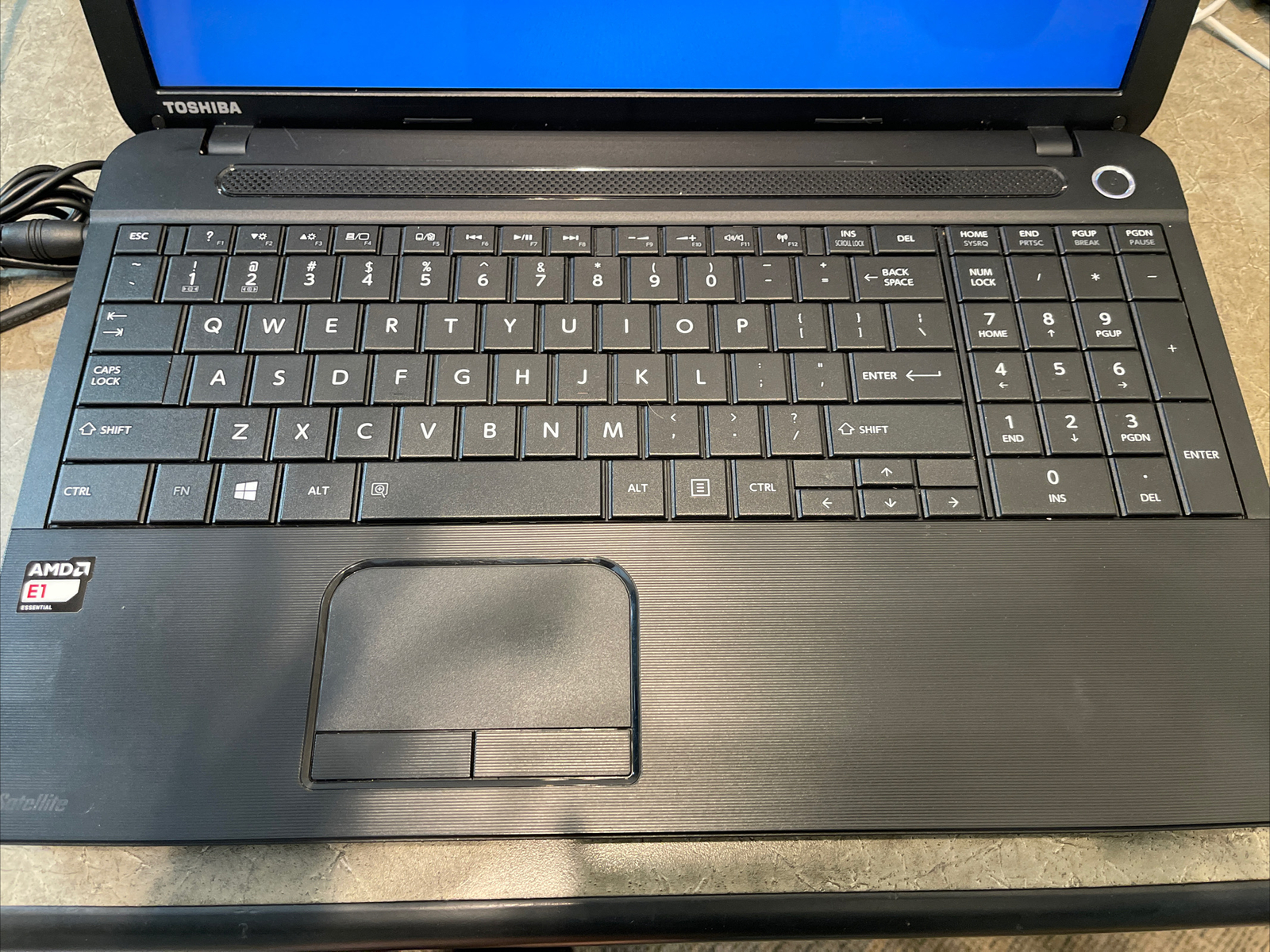 Toshiba Satellite C55D-A5304 15.6″ Laptop AMD E1-2100 4GB 500GB Win-10 DVD Cam