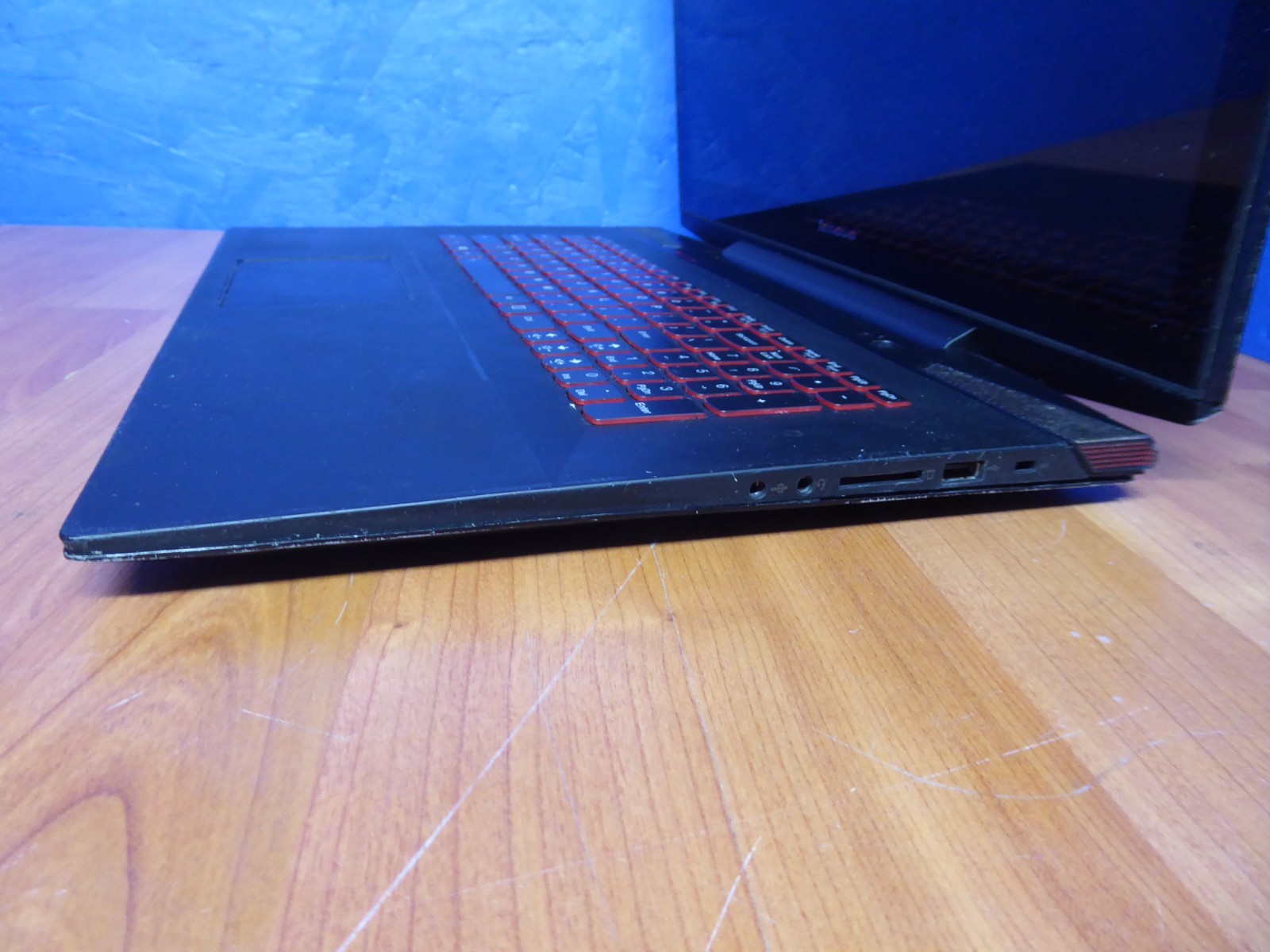 LENOVO y70-70 TOUCH 17.3″ LAPTOP for parts or fix – sold as-is as pictured 80du