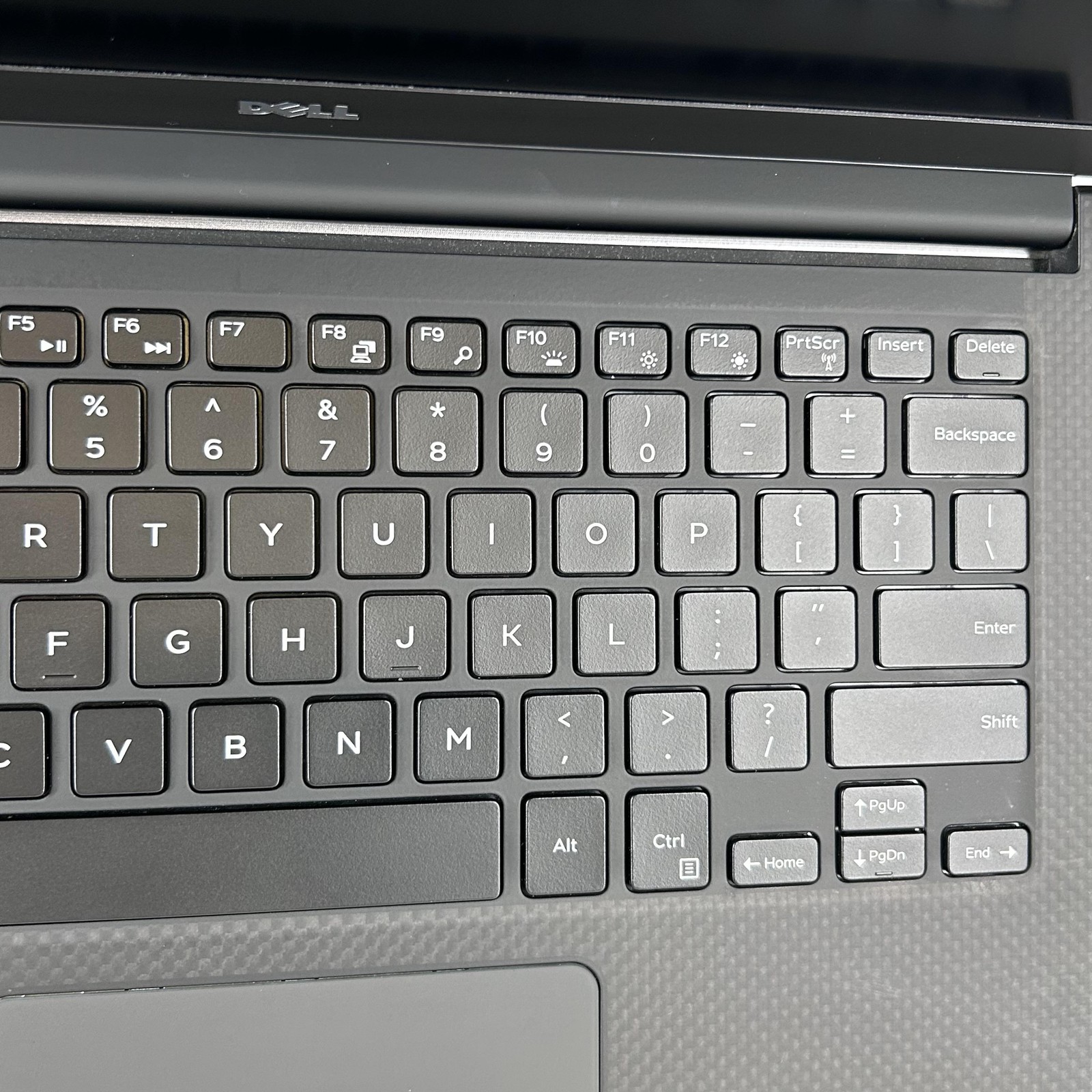 Dell XPS 15 9560 Gray FHD i7-7700HQ 2.80GHz 16GB 512GB SSD GTX 1050 Good
