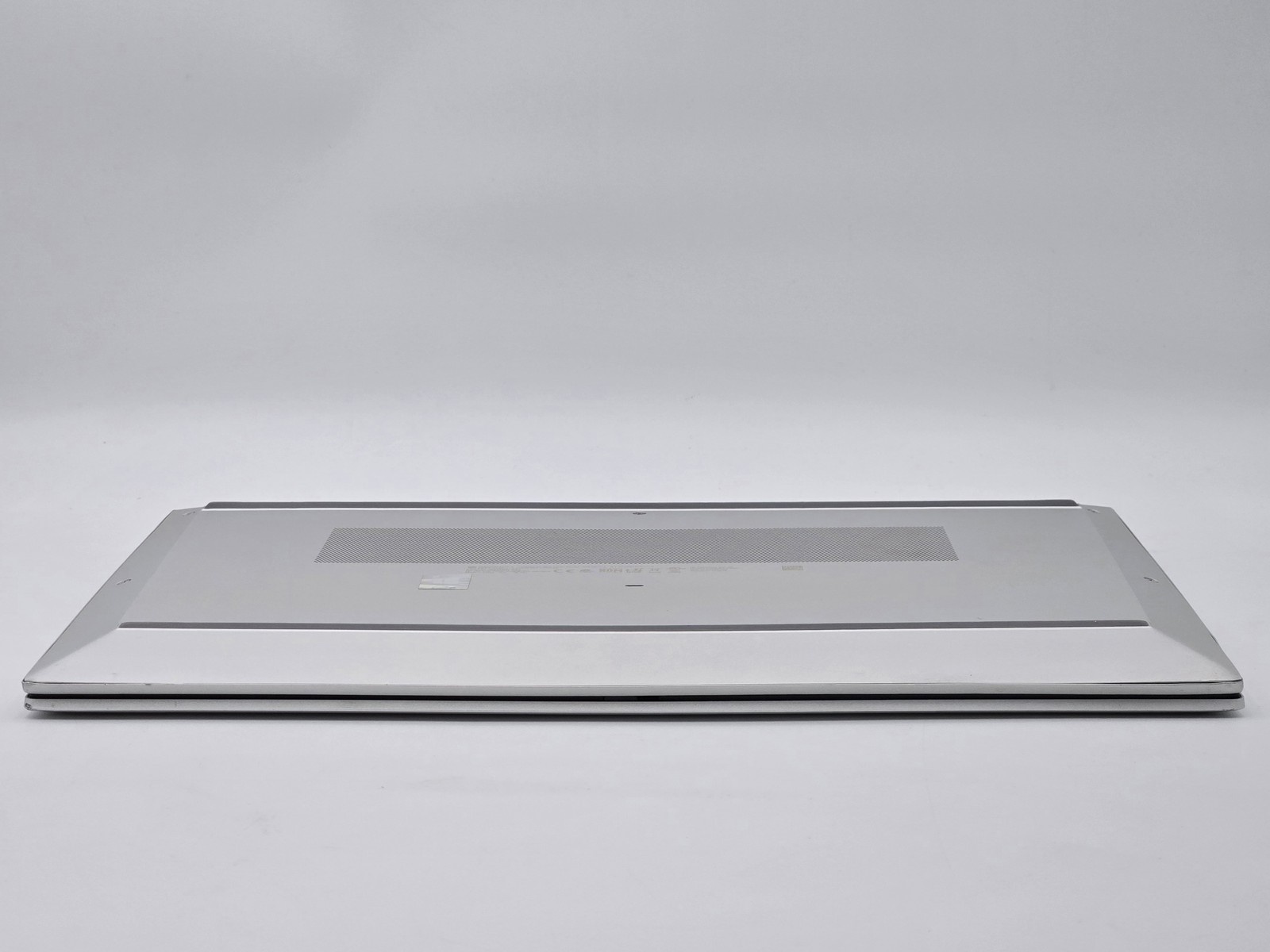 HP EliteBook 855 G8 15″ FHD Touch RYZEN 7 PRO 5850U 512GB SSD 16GB W11P *READ*