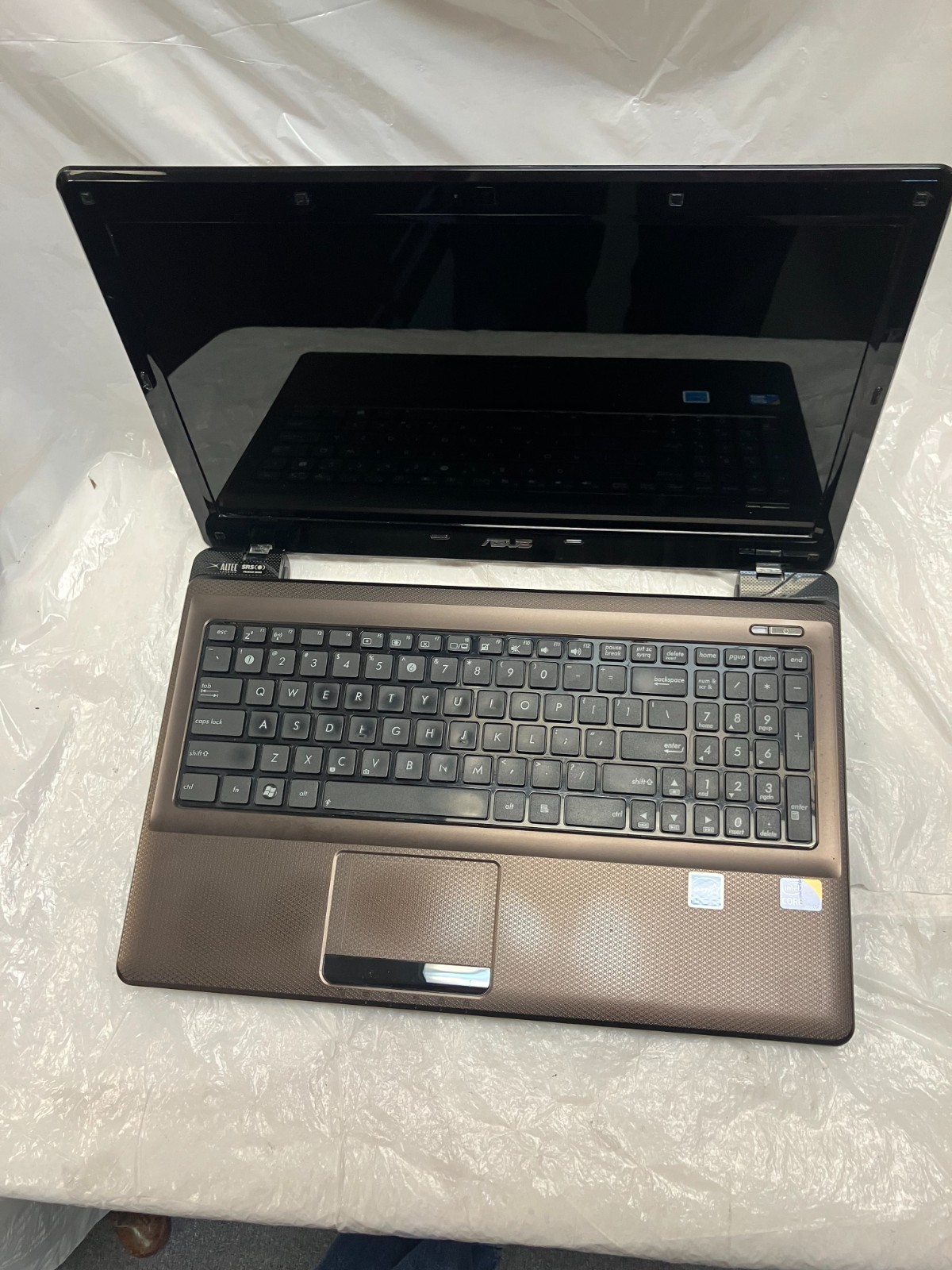 Asus K52F Intel Core i3-M370 2.40GHz No RAM 15.6″ No Battery No HDD FOR PARTS