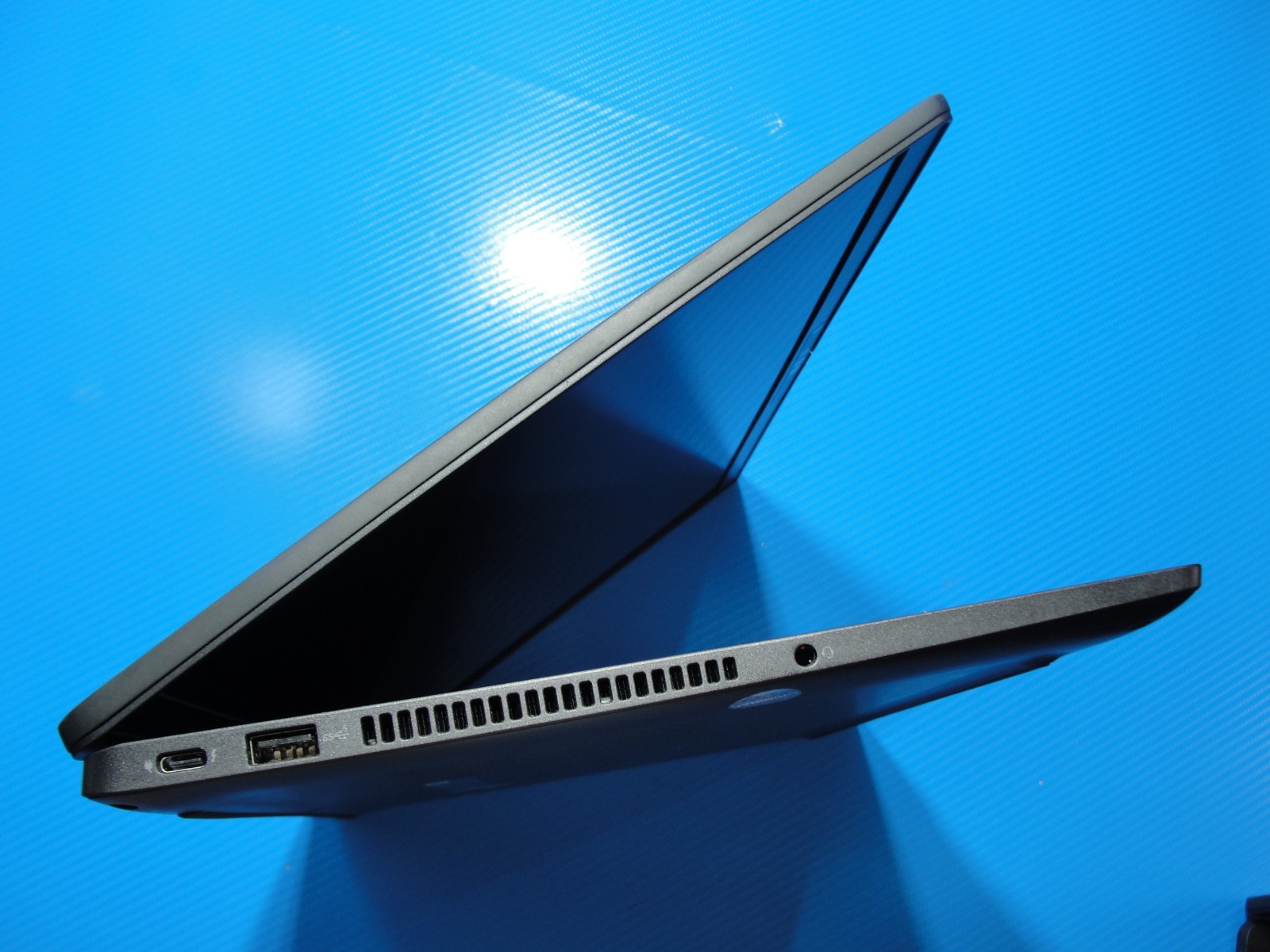 Dell Latitude 7530 15.6″FHD Touch Intel i7-1265U 1.8GHz 16GB RAM 1TB SSD