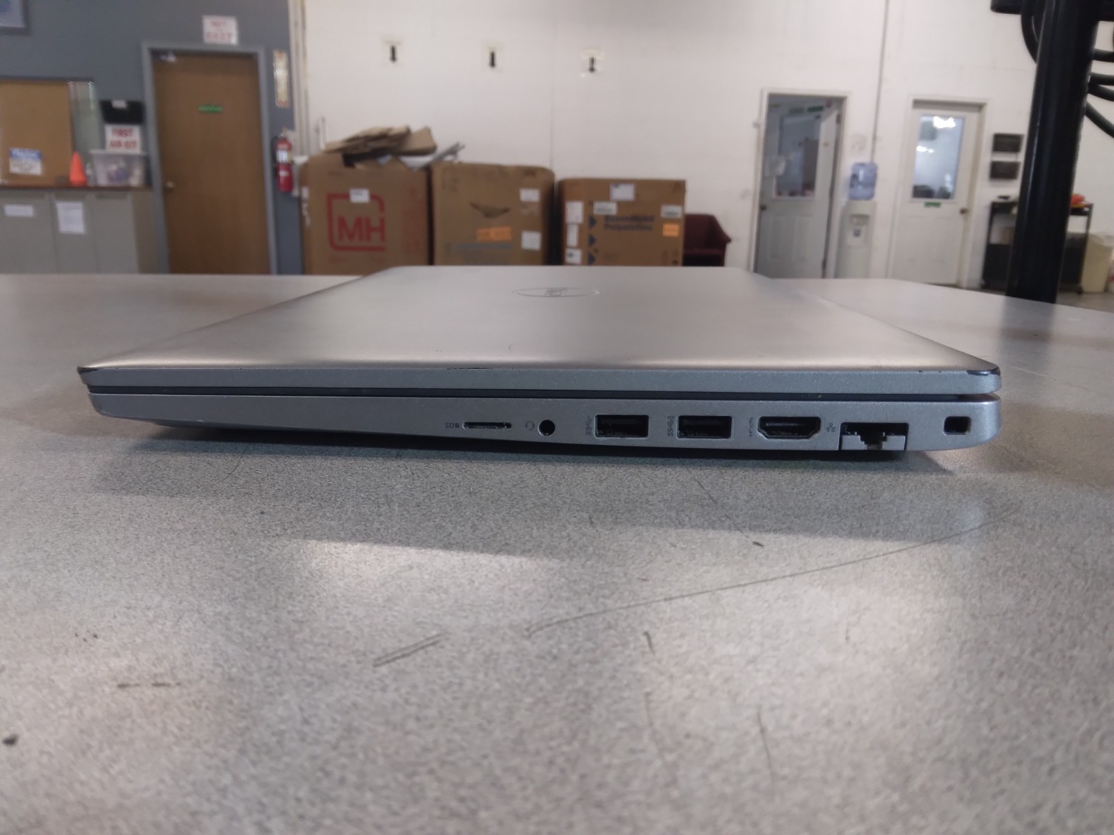 Dell*Precision*3560**intel*i5-1135G7*16GB*DDR4*Iris*Xe*Graphics*No*HD*No*OS