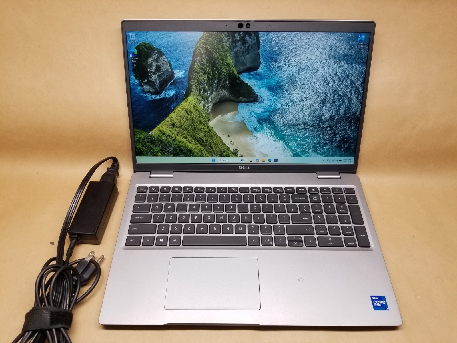 Dell Latitude 5520 15.6 FHD i7-1185G7 3.00GHz, 16GB RAM, 256GB SSD, WIN 11 PRO