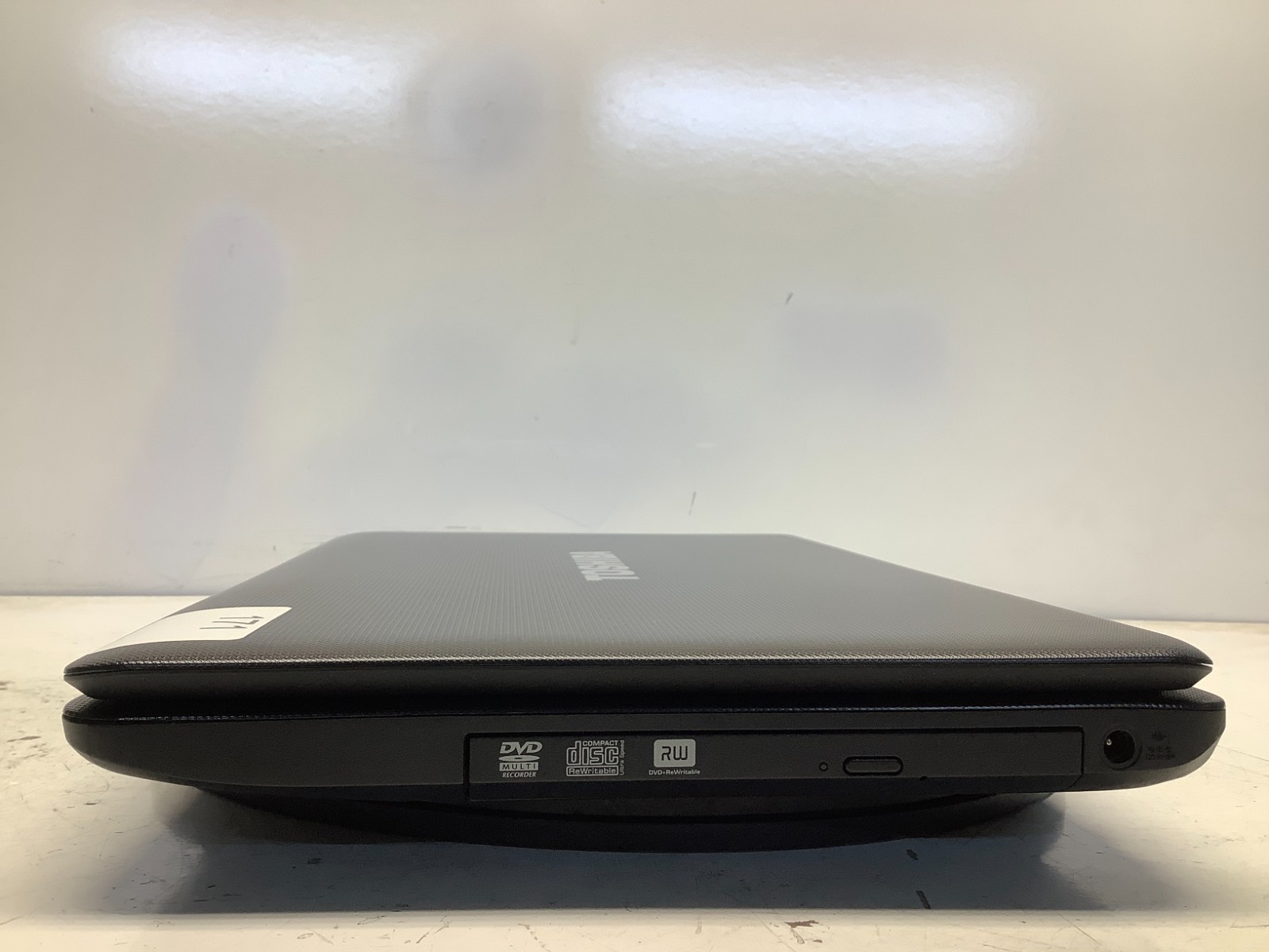 Toshiba Satellite C655-S5068 Intel Pentium T4500 2.3GHz 4 GB NO HDD No Batt