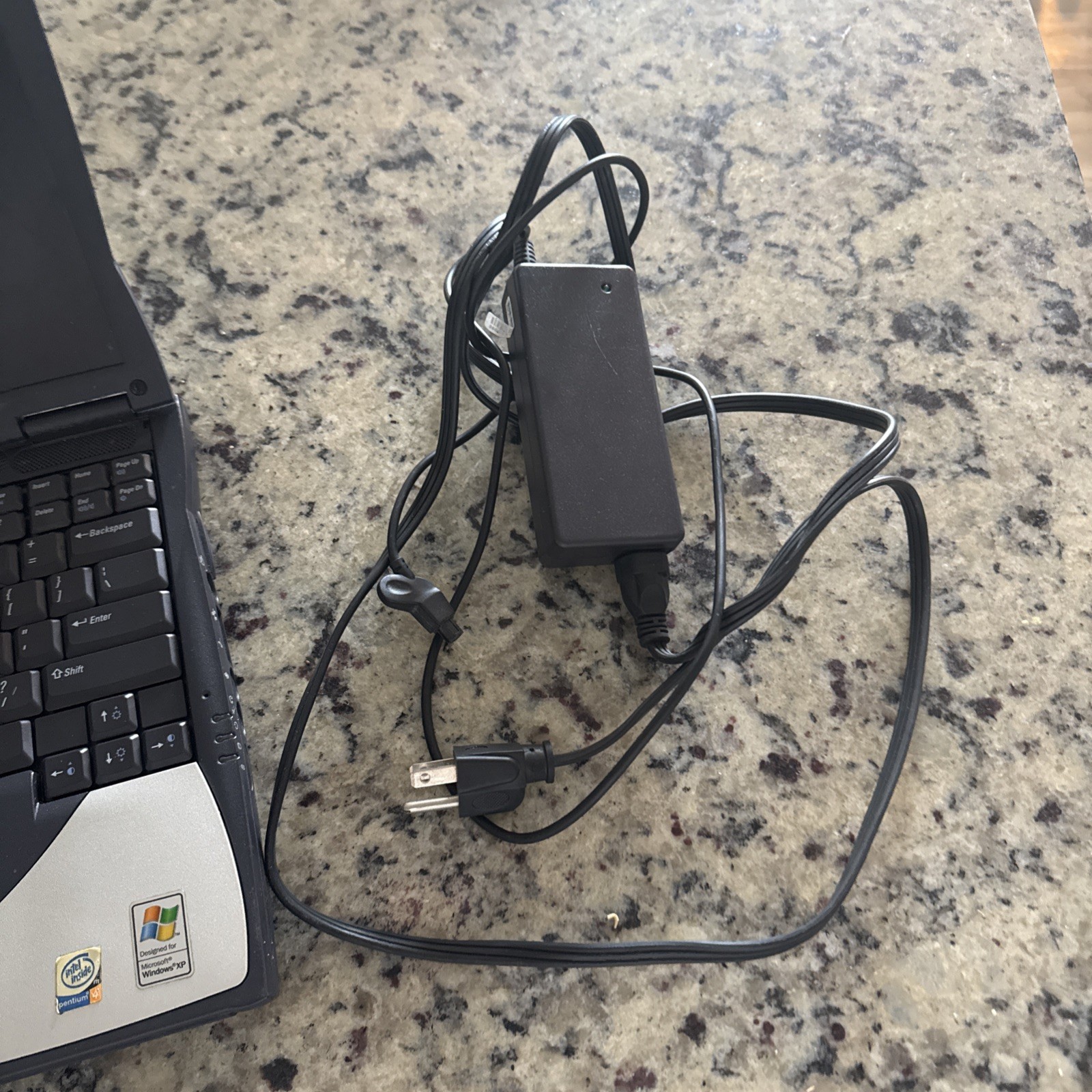 Dell Inspiron 4150 14.1” Pentium 4M 1.6GHz 30GB Windows XP Ref. 3 Box 4