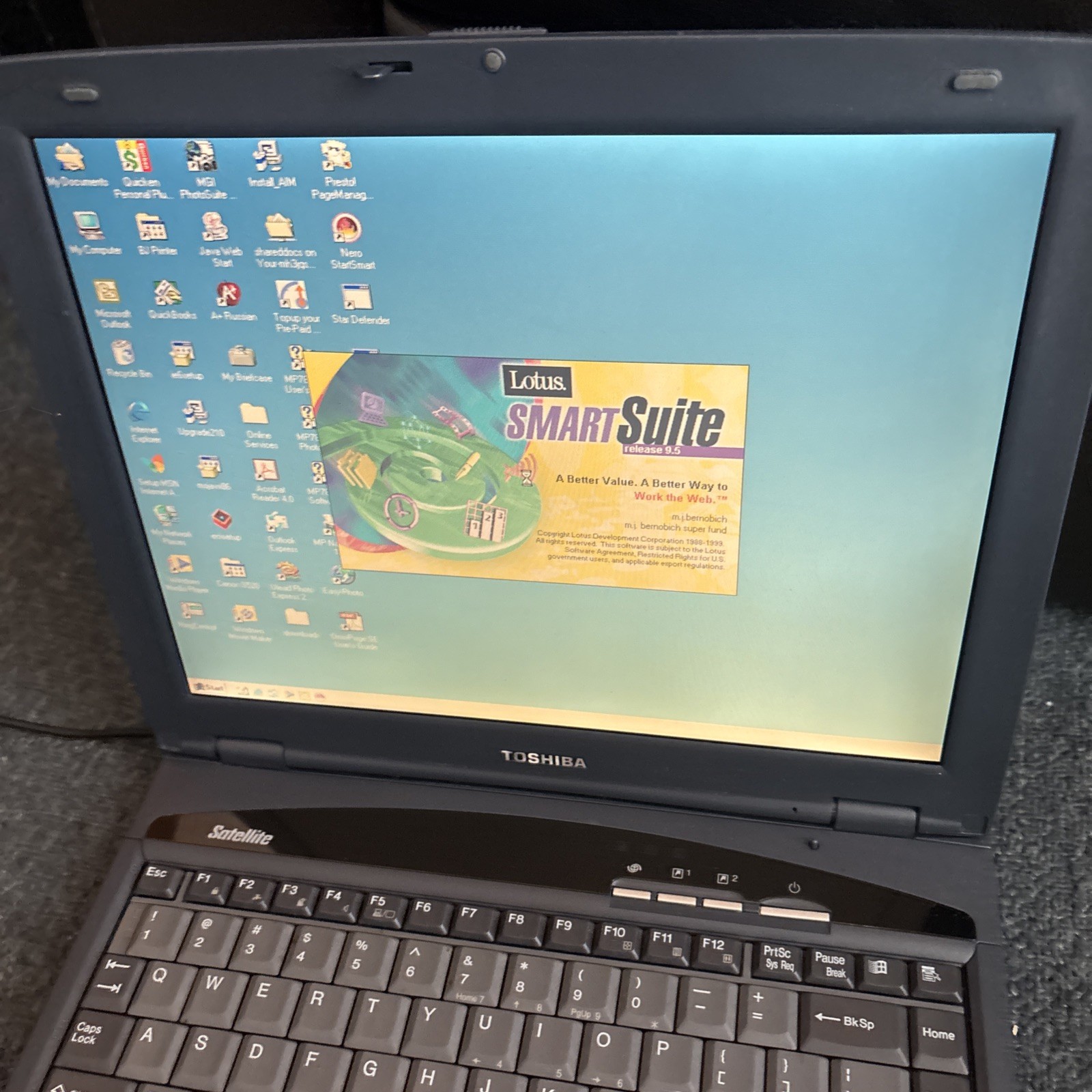 Toshiba 1800 Satellite CDROM 184mb RAM 9.35GB HDD 3.5″ Floppy*Needs New Battery*