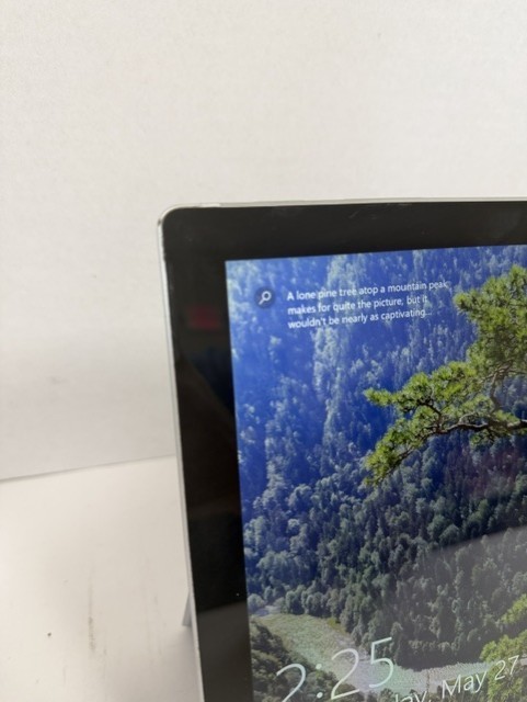 Microsoft Surface Pro 4 12.3″ | i5-6300U 2.40GHz | 8GB RAM 128GB SSD *ETCHED*