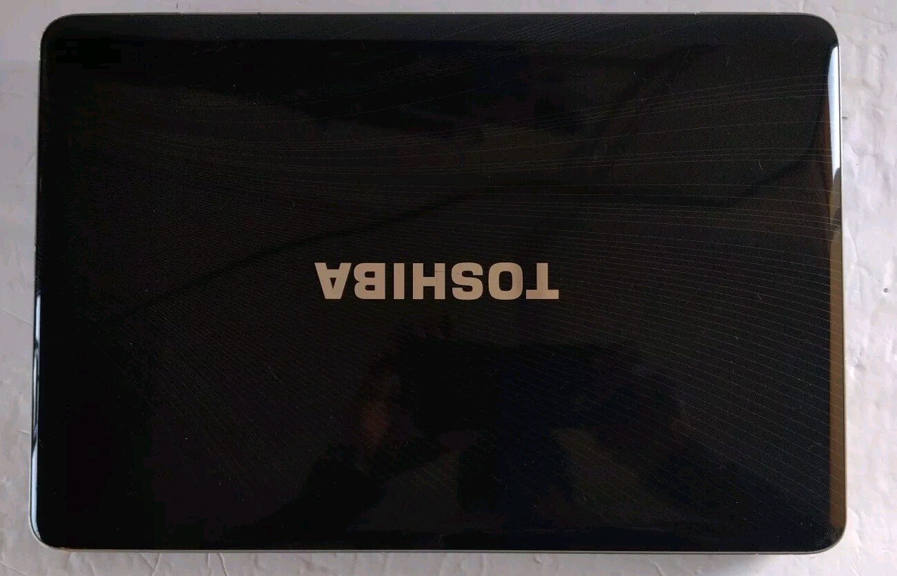 TOSHIBA SATELLITE A505D-S 15.6″ 500GB 8GB AMD Turion X2 Ultra 2.30 GHz Win 7 PRO