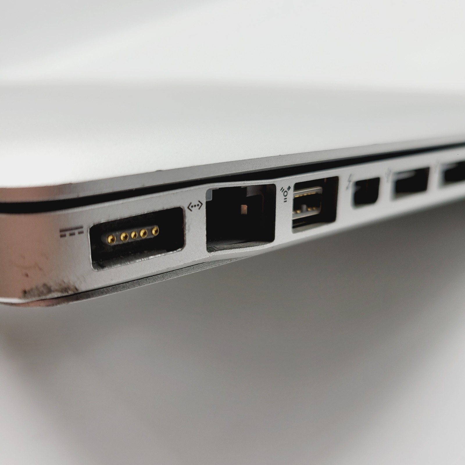 MacBook Pro A1278 Core i5-3210M 2.5GHz 4GB RAM No HDD 13″ FOR PARTS