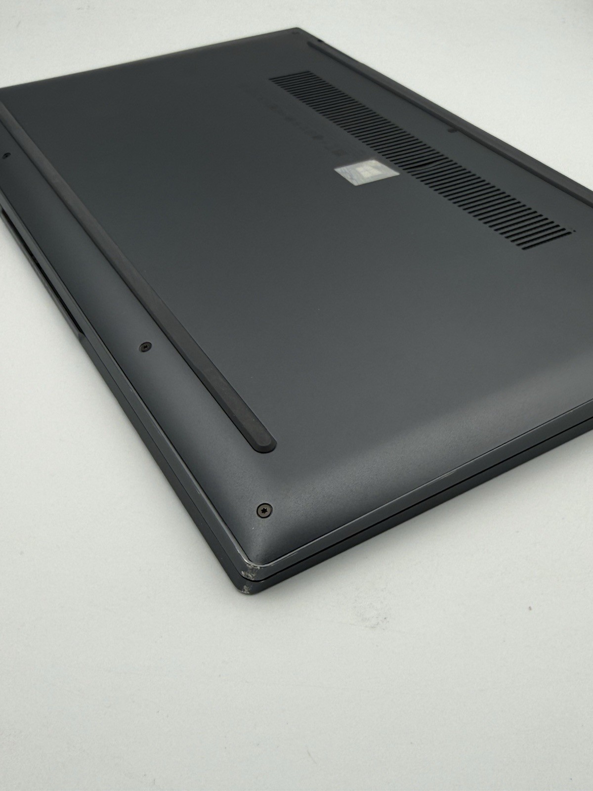 Lenovo Yoga 7 14ITL5 – 14” i5 11th Gen/8GB RAM/512GB SSD (SCREEN CRACK) – 37C