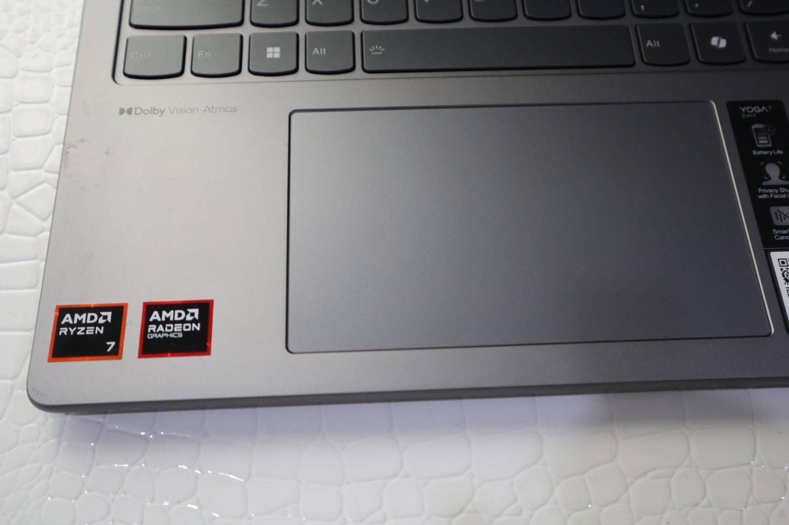 Lenovo Yoga 7 2in1 16AHP9 Touch AMD Ryzen 7 Laptop Barely Used Condition 2024