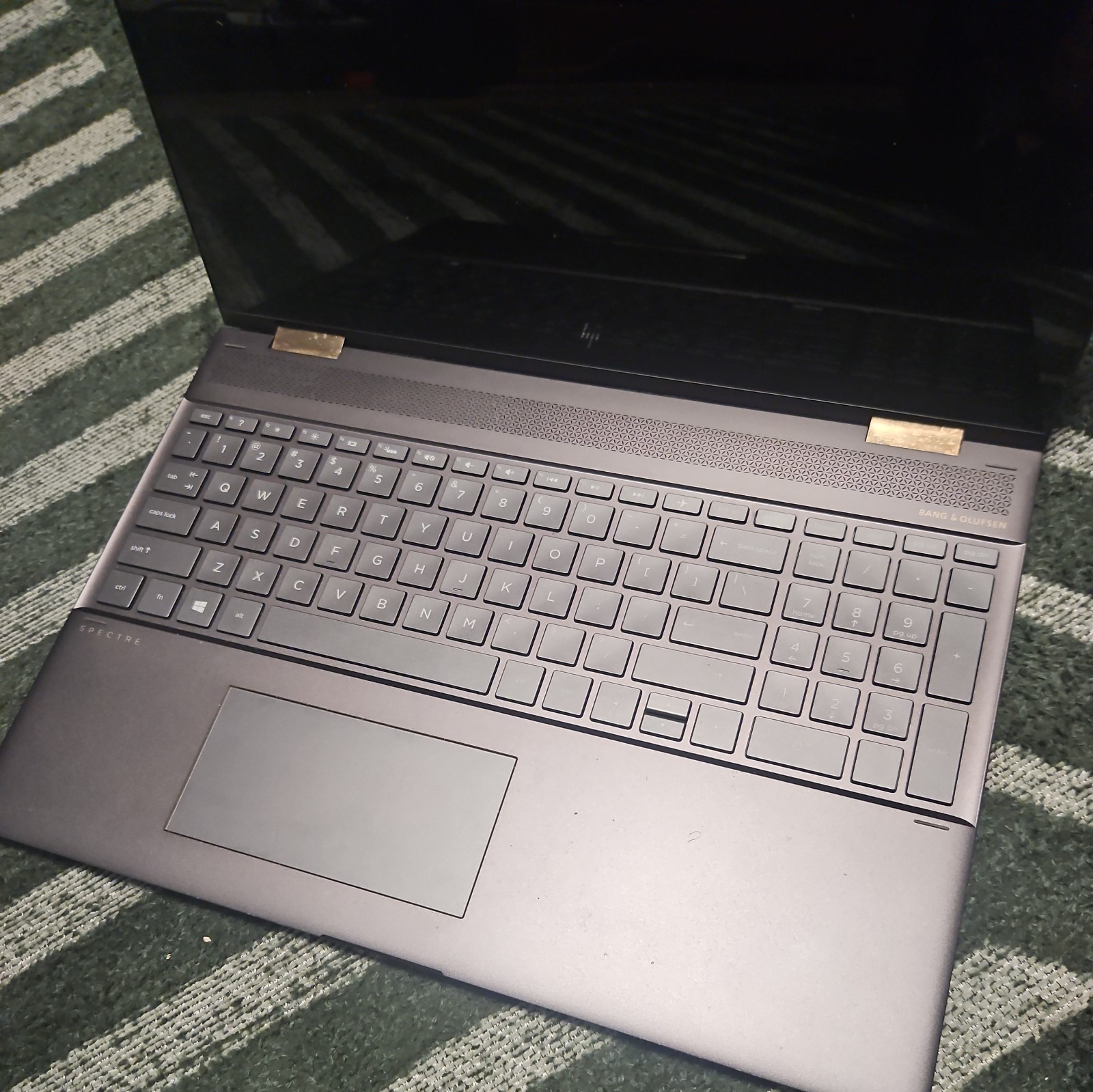 HP Spectre x360 2-in-1 15-CH011DX 15.6″ 4K UHD Touch i7-8550U 16GB Windows 11