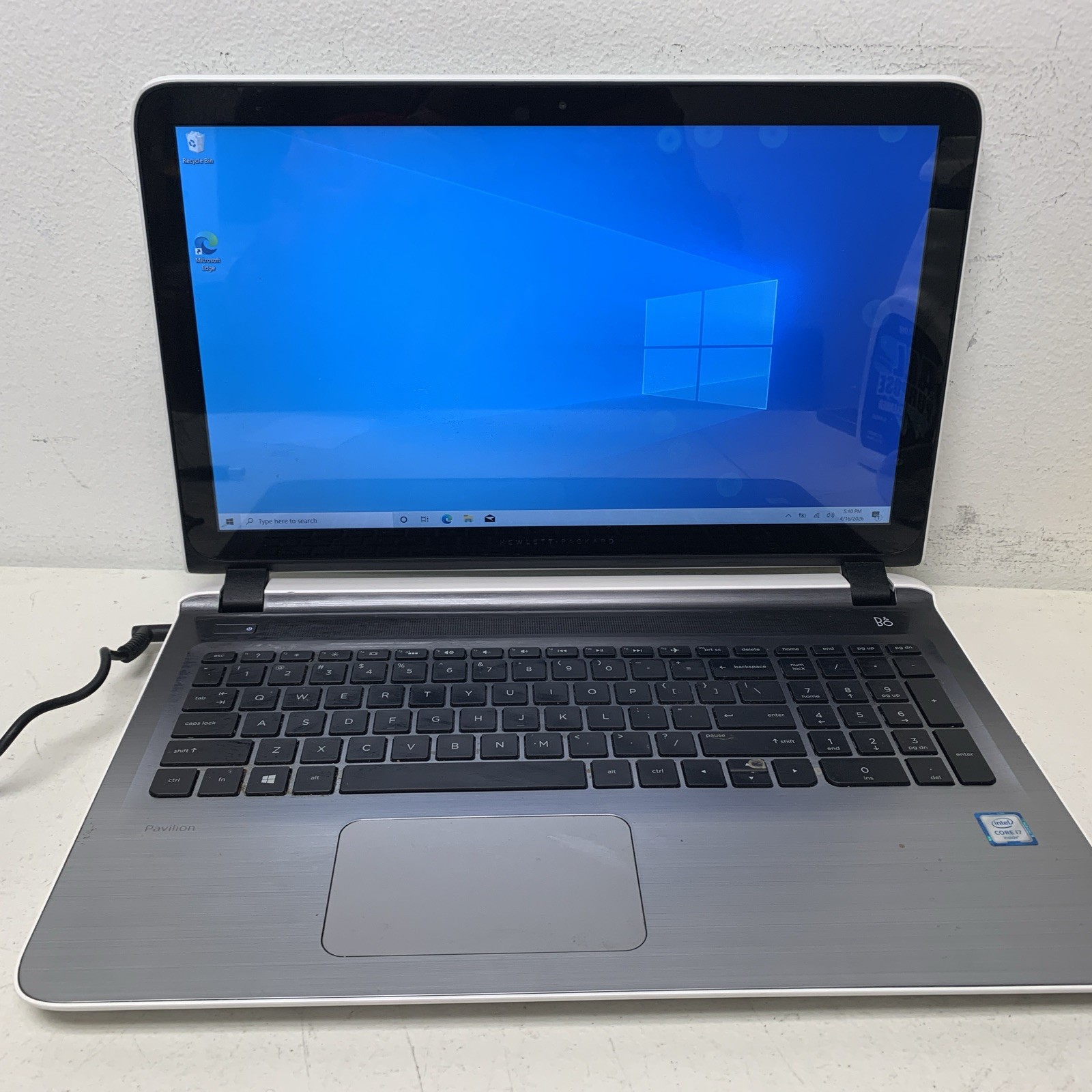 HP Pavilion 15” i7-6500U • 8GB RAM 128GB Ssd Wind 10 H Touch Screen Read Descrip