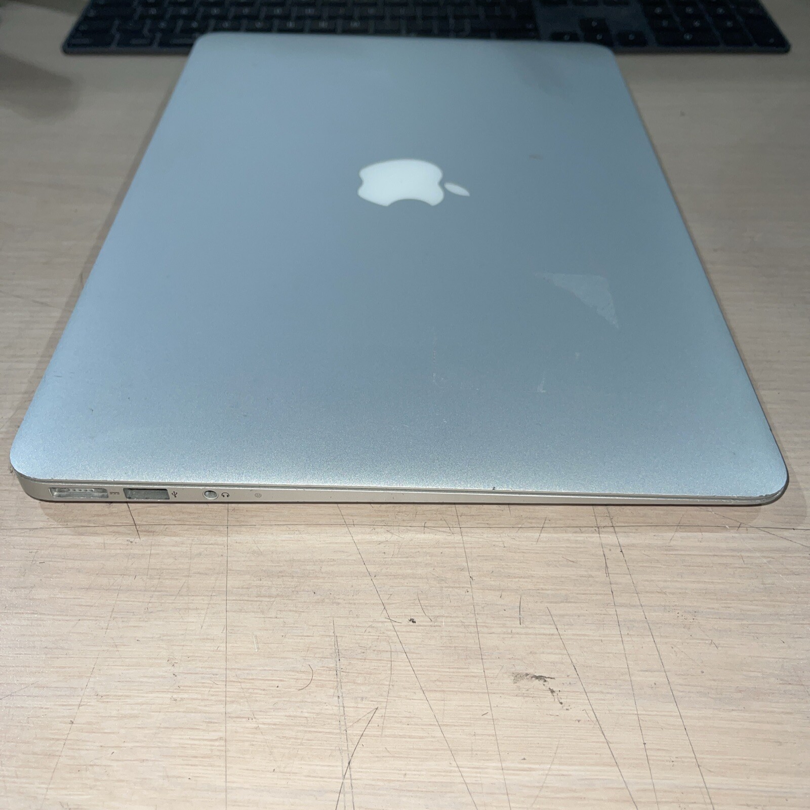 Apple Macbook Air Mid 2012 i5-3427U 1.8GHZ 4gb RAM NO HD