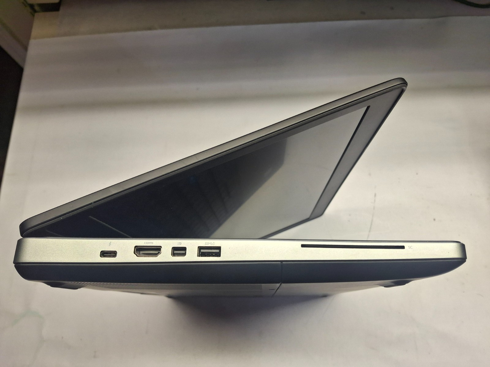 Dell Precision 7510 E3-1545M 256GB SSD 15.6″ Quadro M2000M Windows 10 Pro Laptop