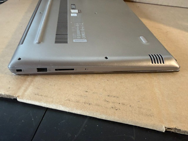 Lenovo 520S-14IKB i5-8250U 256GB SSD 8GB RAM (No Charger Included)