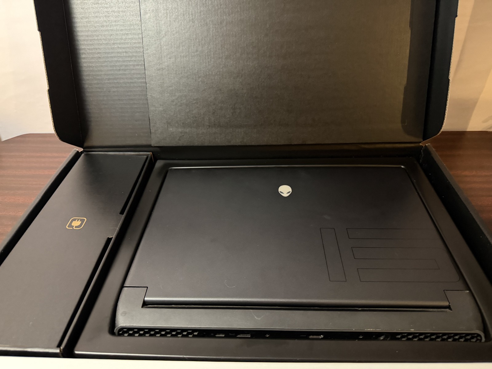 Alienware m15 R5 Ryzen 9 5900HX RTX 3070 16GB 1TB Gaming Laptop 360Hz