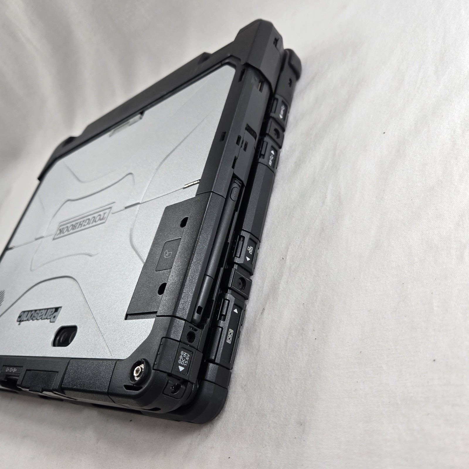Panasonic Toughbook CF-33 i5-7300U 2.60GHz 256GB SSD 8GB Ram 4G – GPS – Grade B+