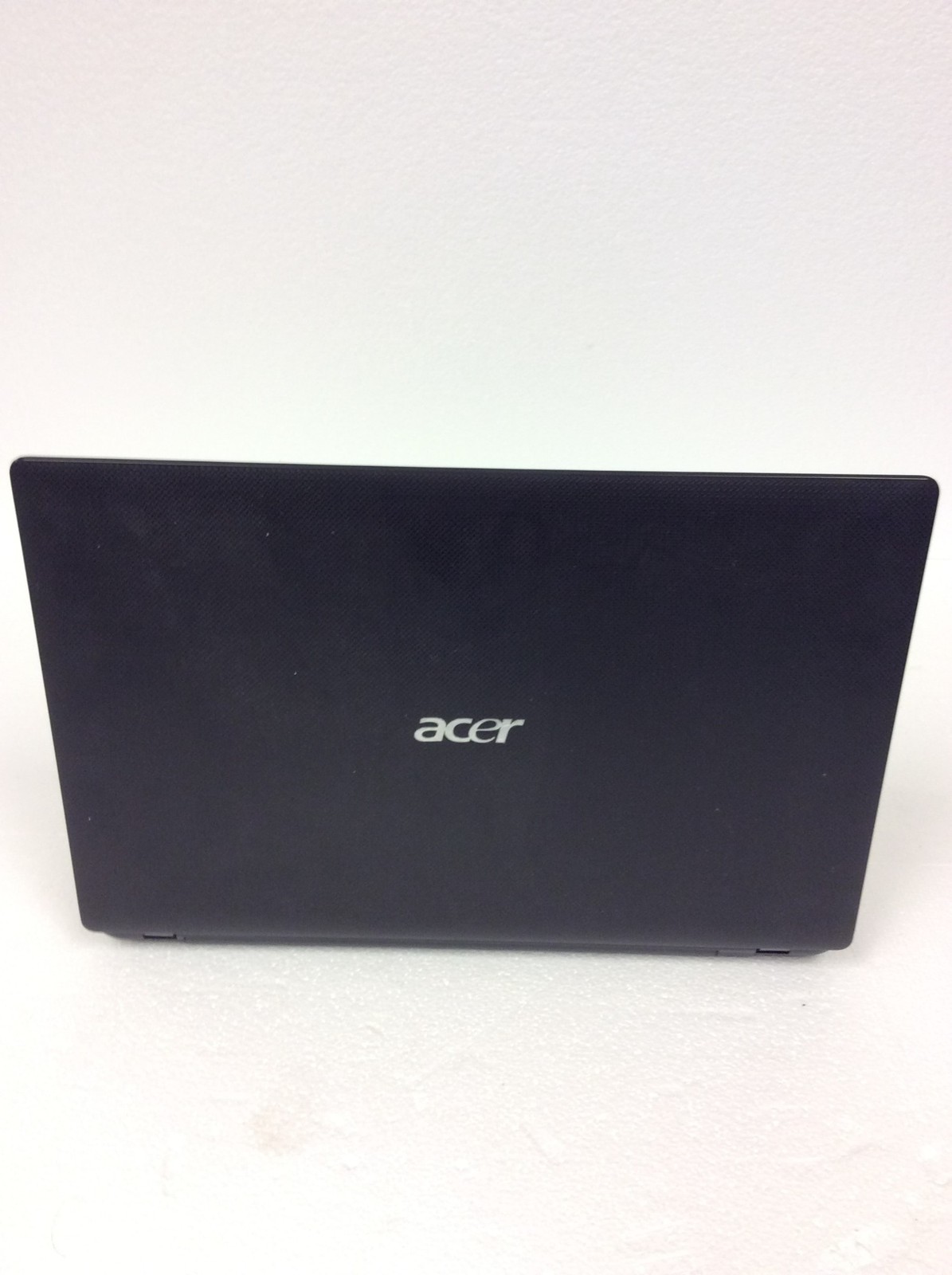 Acer 5552 Laptop Amd Phenom II N830 Triple-Core 2.10Ghz w/ 750GB HD, 4GB