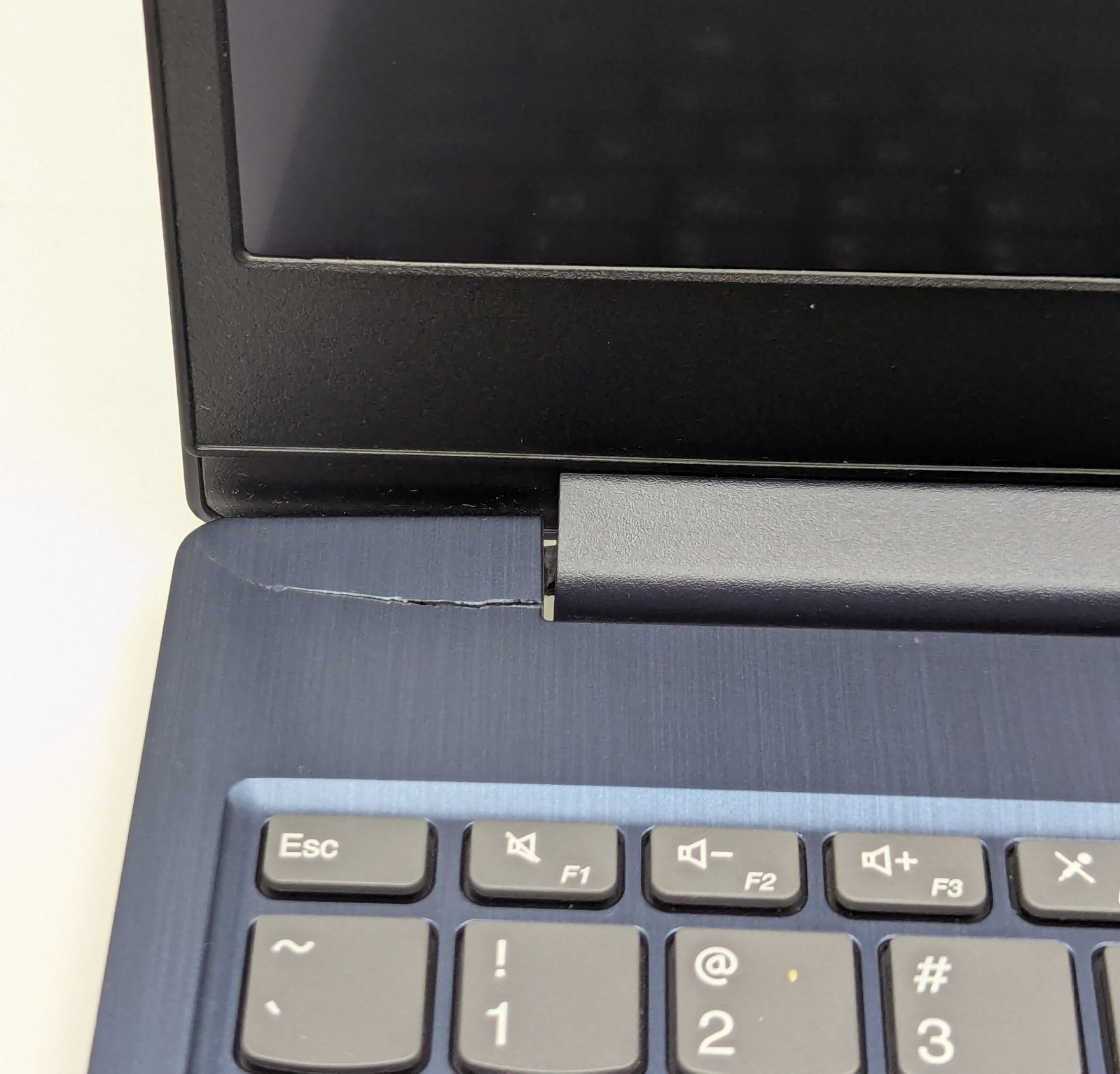 Incomplete Lenovo IdeaPad 3 15IML05 15.6″ Touch Laptop i5-10210U 1.6GHz 20GB RAM