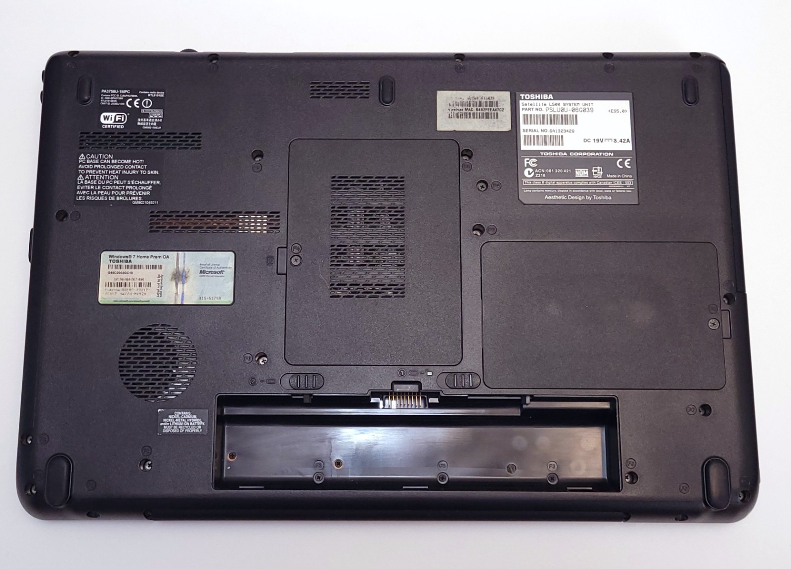 Toshiba Satellite L500 – Pentium T4400, 4 GB RAM, eSATA, VGA out, Keypad
