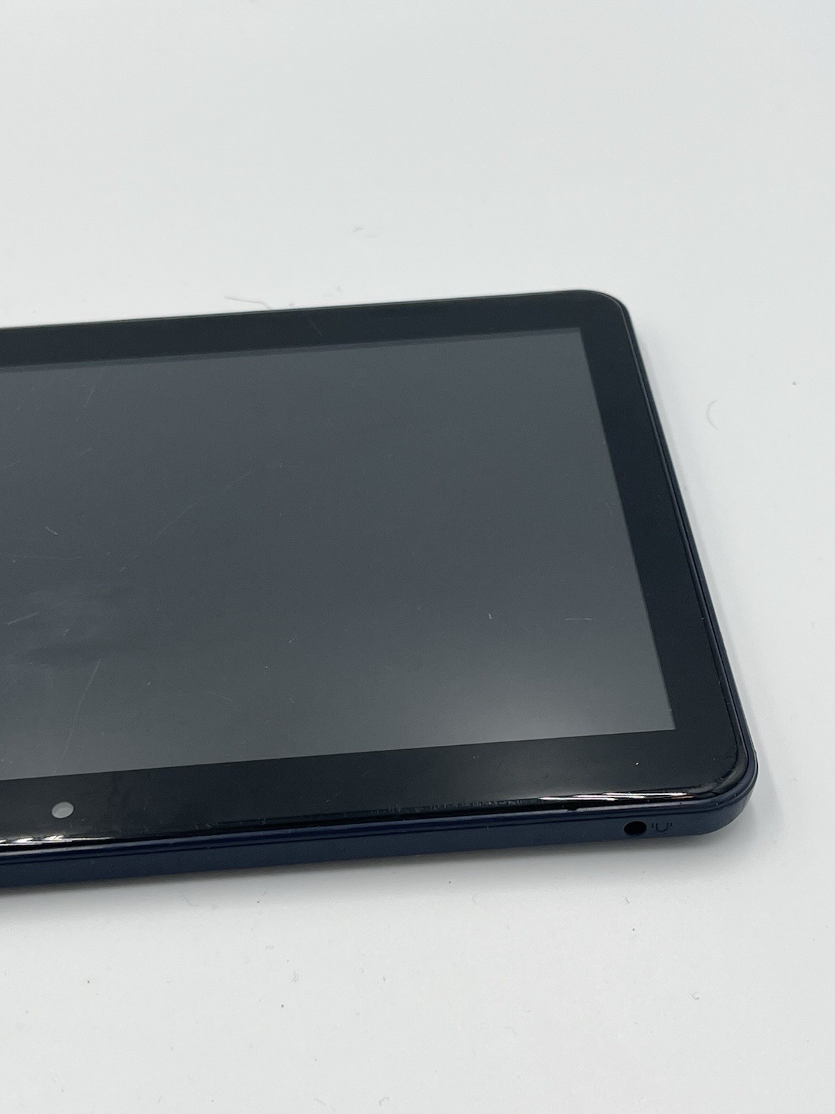 Onn 10.1″ Tablet 32GB of storage, 2GB of RAM, and a 1280 x 800 res Display Blue