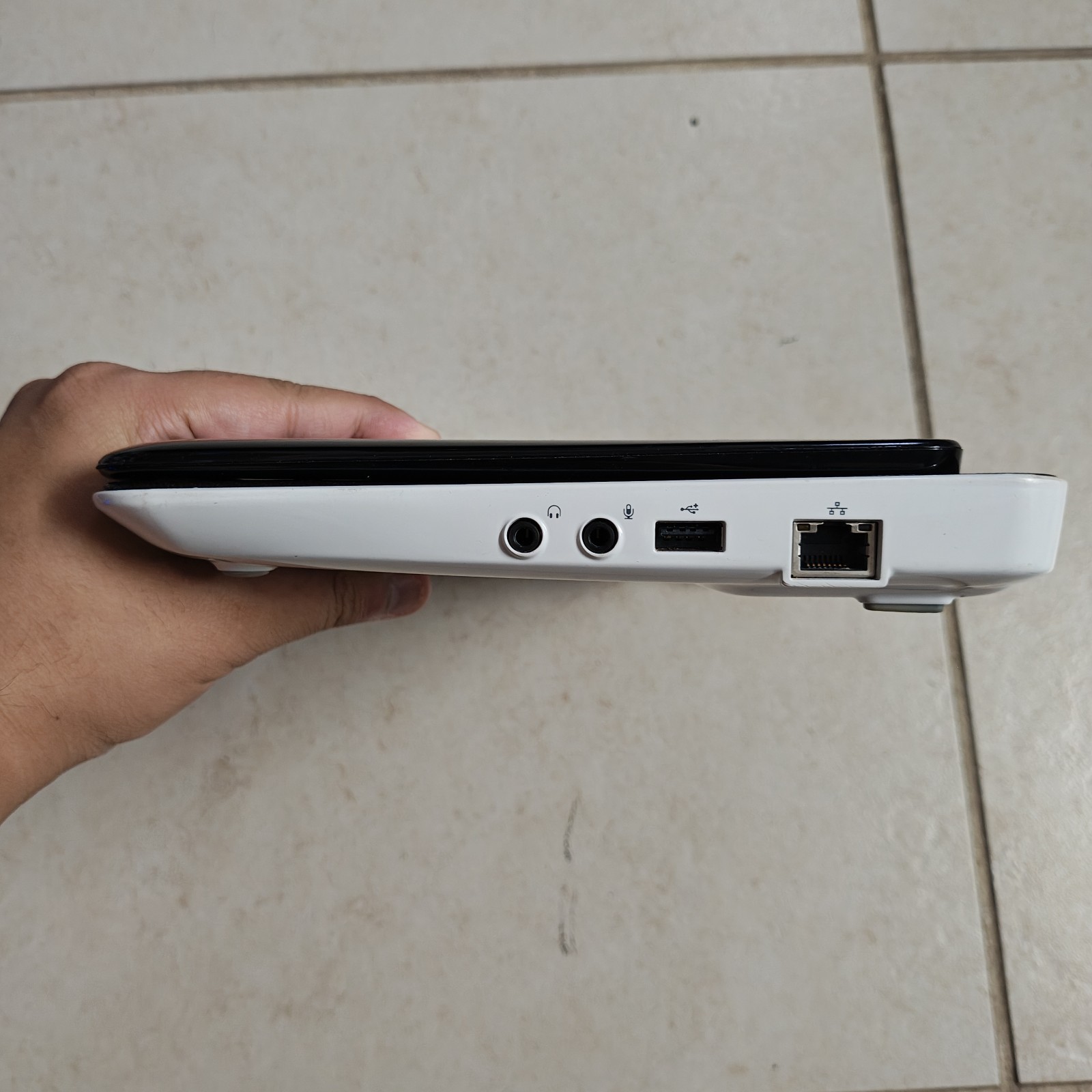Dell Inspiron Mini 1012 Windows 7 Netbook – 37GB HDD/2GB RAM – READ DESC #3861
