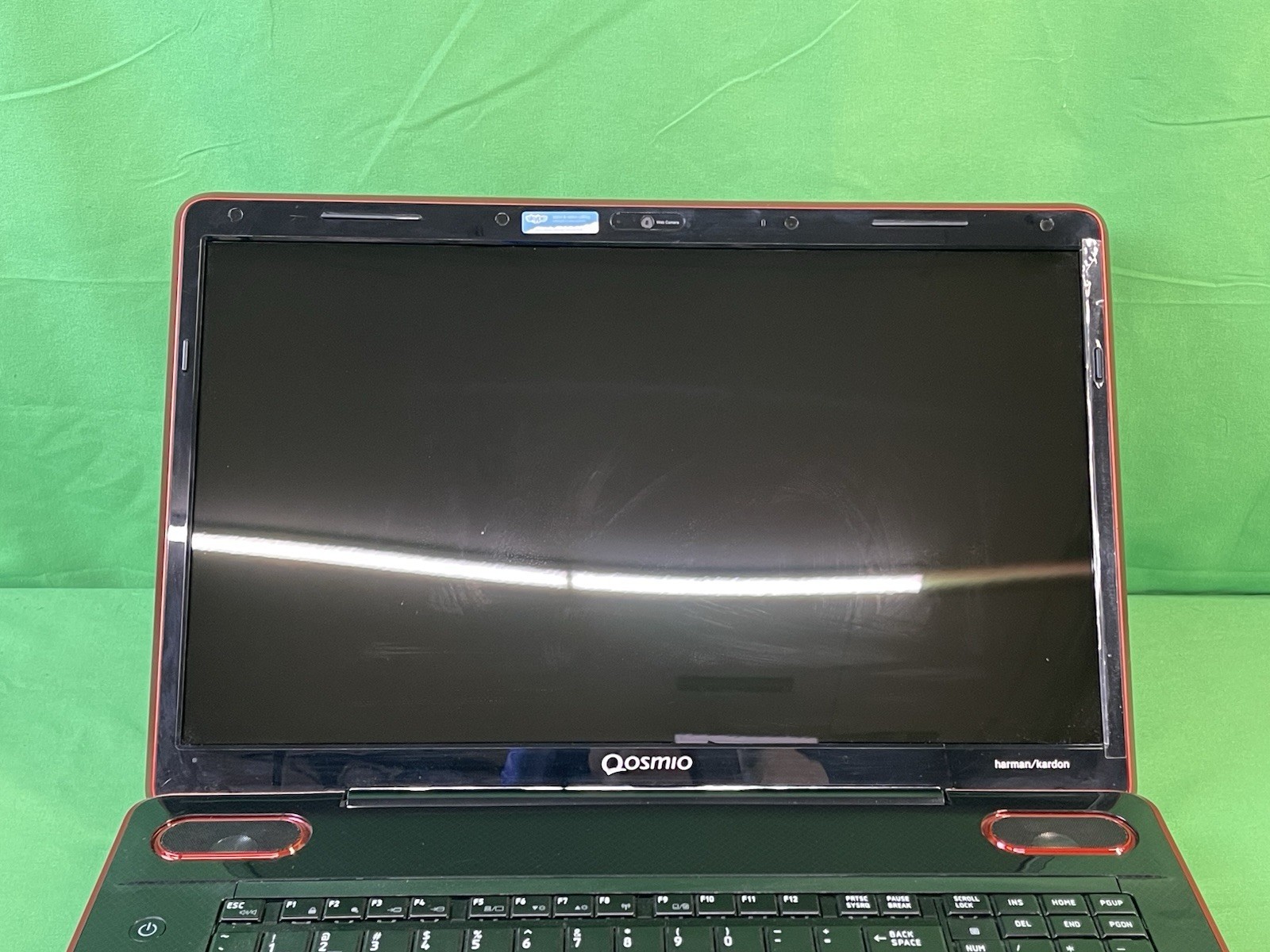 Toshiba Qosmio X505-Q896 Gaming | i7-740QM | 4GB DDR3 | 500GB HDD | Win 10