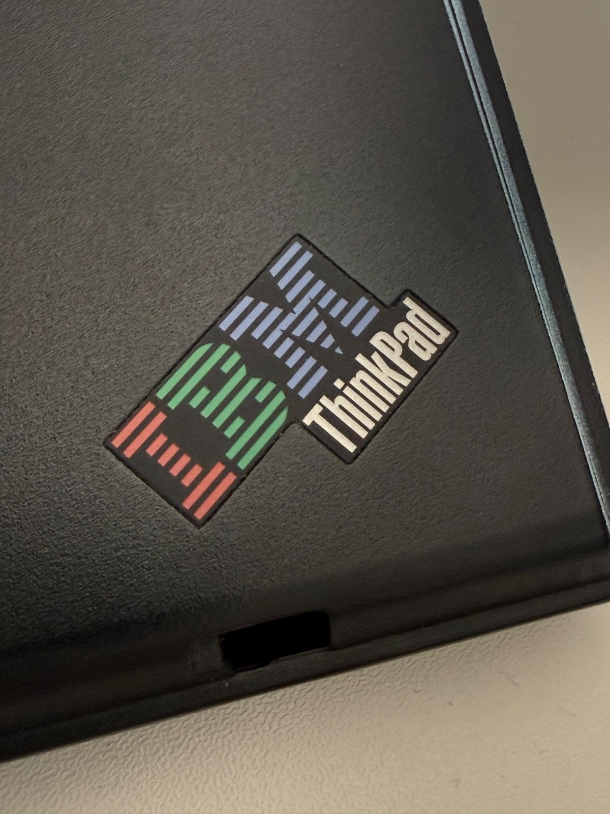 SURVIVOR! IBM Thinkpad T42 Laptop Pentium M 1.70 Ghz 512 MB RAM OEM Windows XP