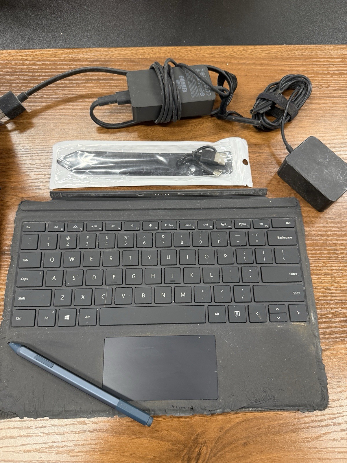 Microsoft Surface Pro 5 i7 8GB 256GB Touch Pen 2 Keyboards – SEE DESCRIPTION
