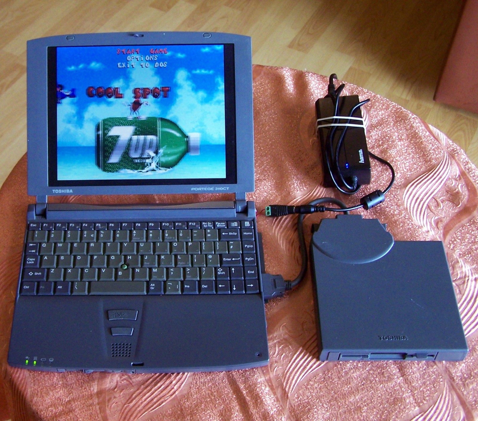 Win95 Toshiba Portege 3110CT Pentium 2, 300MHz 64MB 4GB Floppy Dos-ΝΟ armada cds