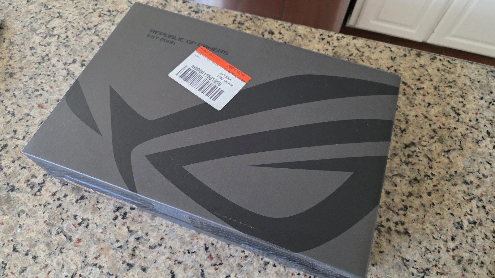 Asus rog zephyrus g14 Ryzen 9, RTX 5080, 32gb RAM 2TB SSD With EXTRAS