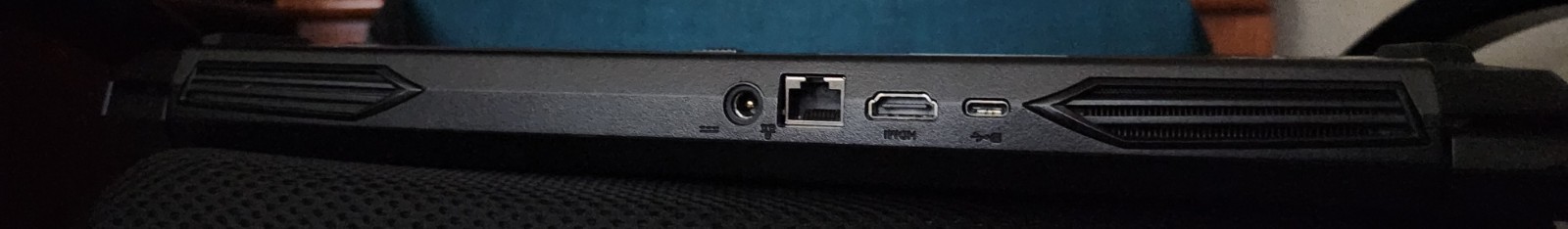 gigabyte aorus gaming laptop (read description)