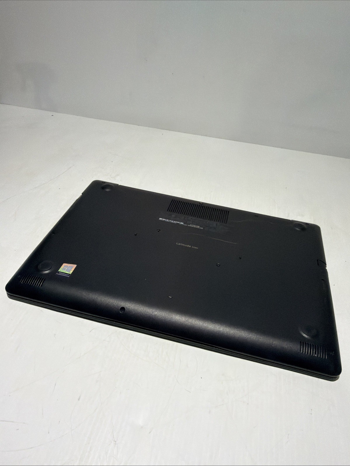 Dell Latitude 3590 15″ Laptop i7-8550U 4gb Ram No Drives Boots Bios
