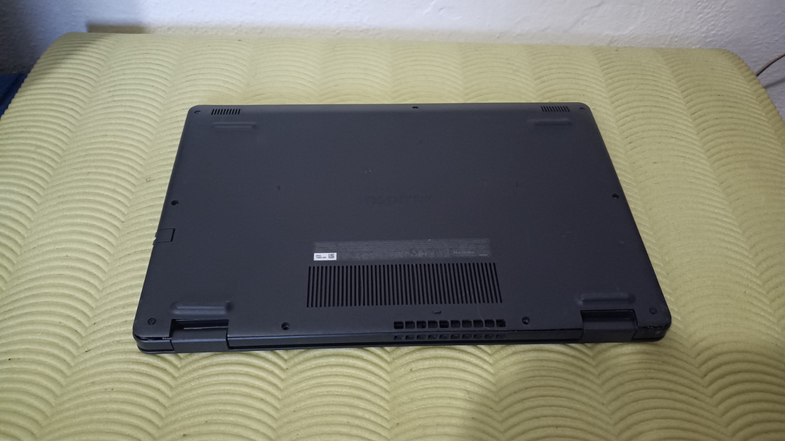 DELL inspiron 3505 15.6″ FULLHD iryzen 3-3250u 8GB 256gb SSD amd 2gb WIN11